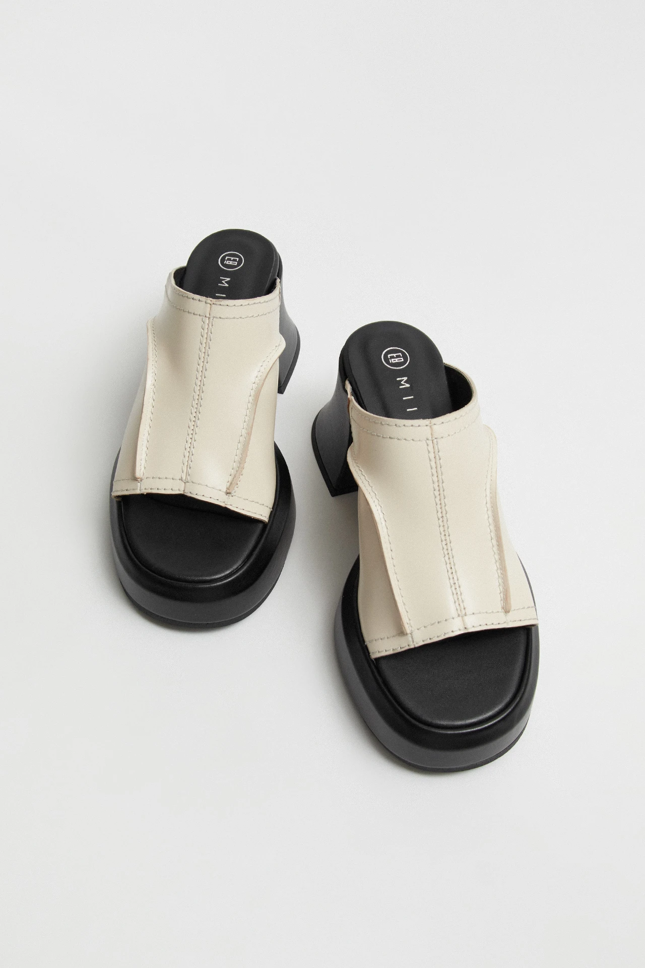 E8-Lota-Super-Cream-Sandal-04