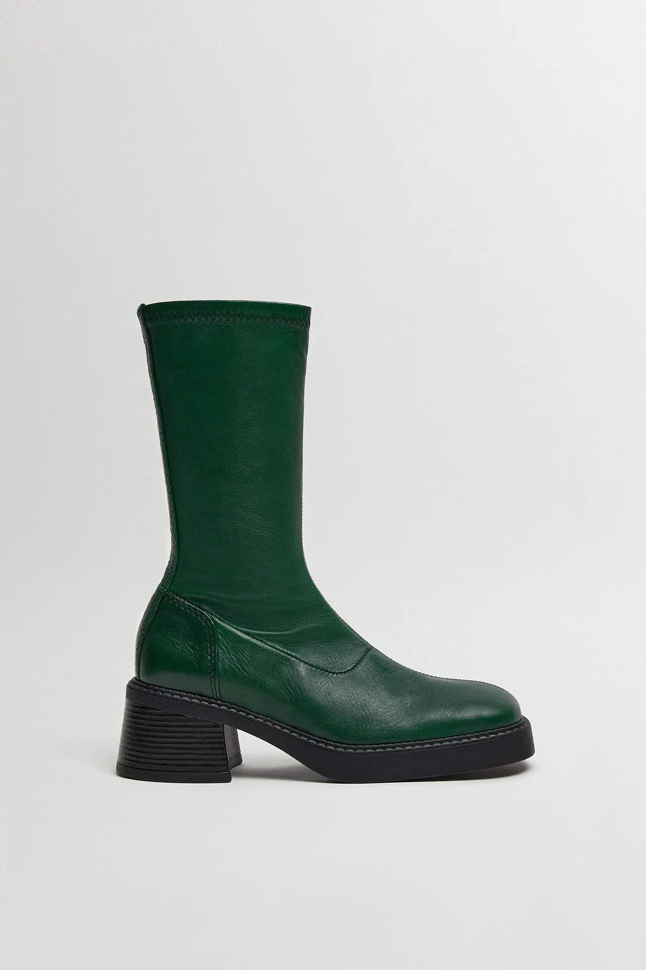 e8-Vero-Deep-Green-Boots-01