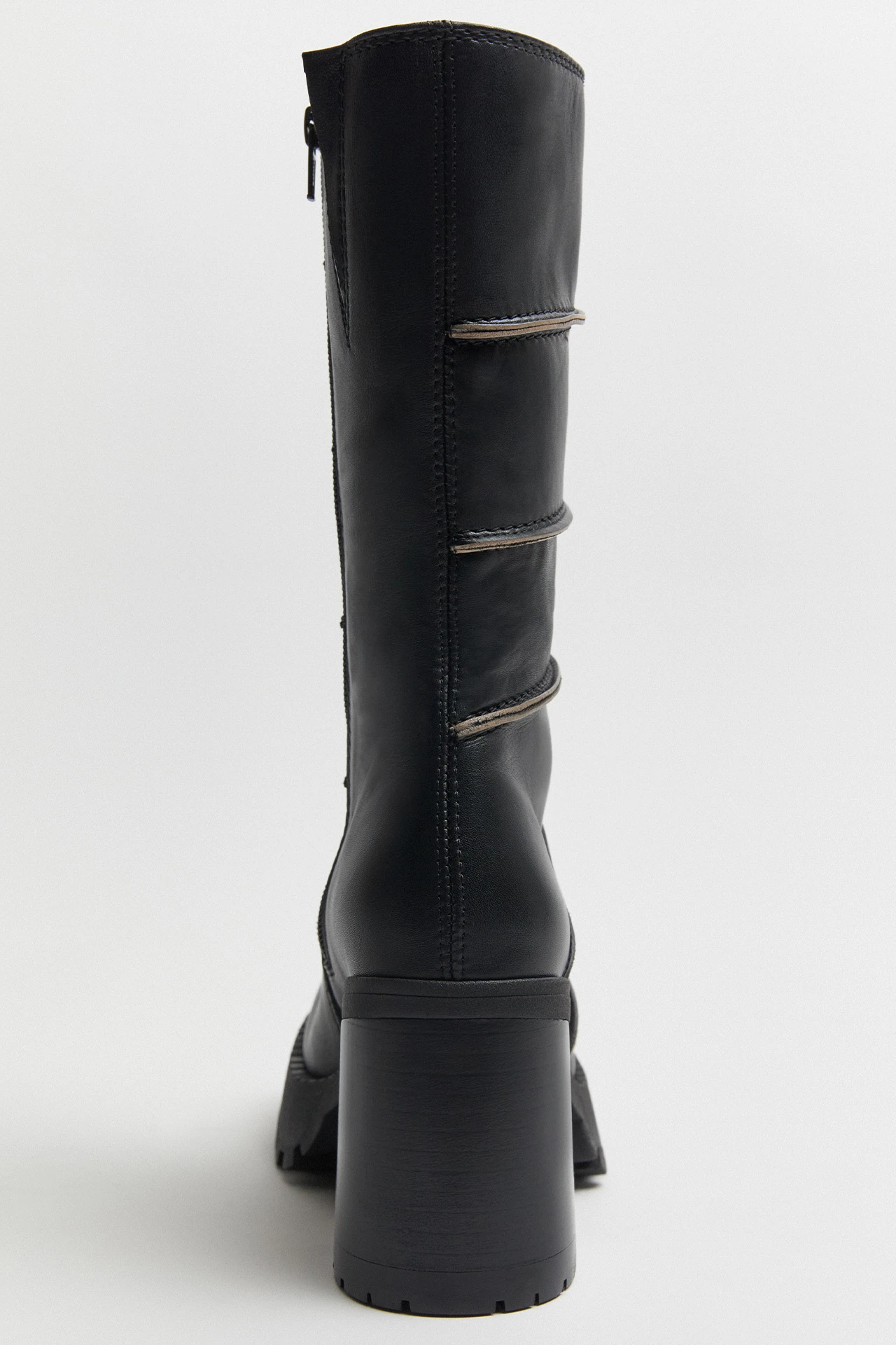E8-graciane-black-boots-05