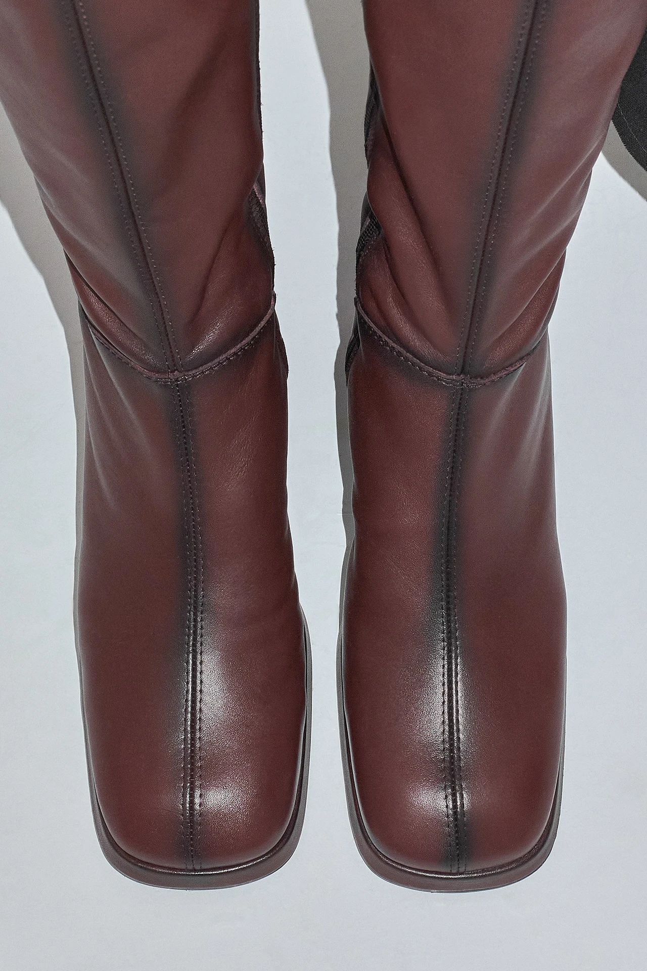 EC-MIISTA-Maple-Brushed-Burgundy-Black-Boots-02