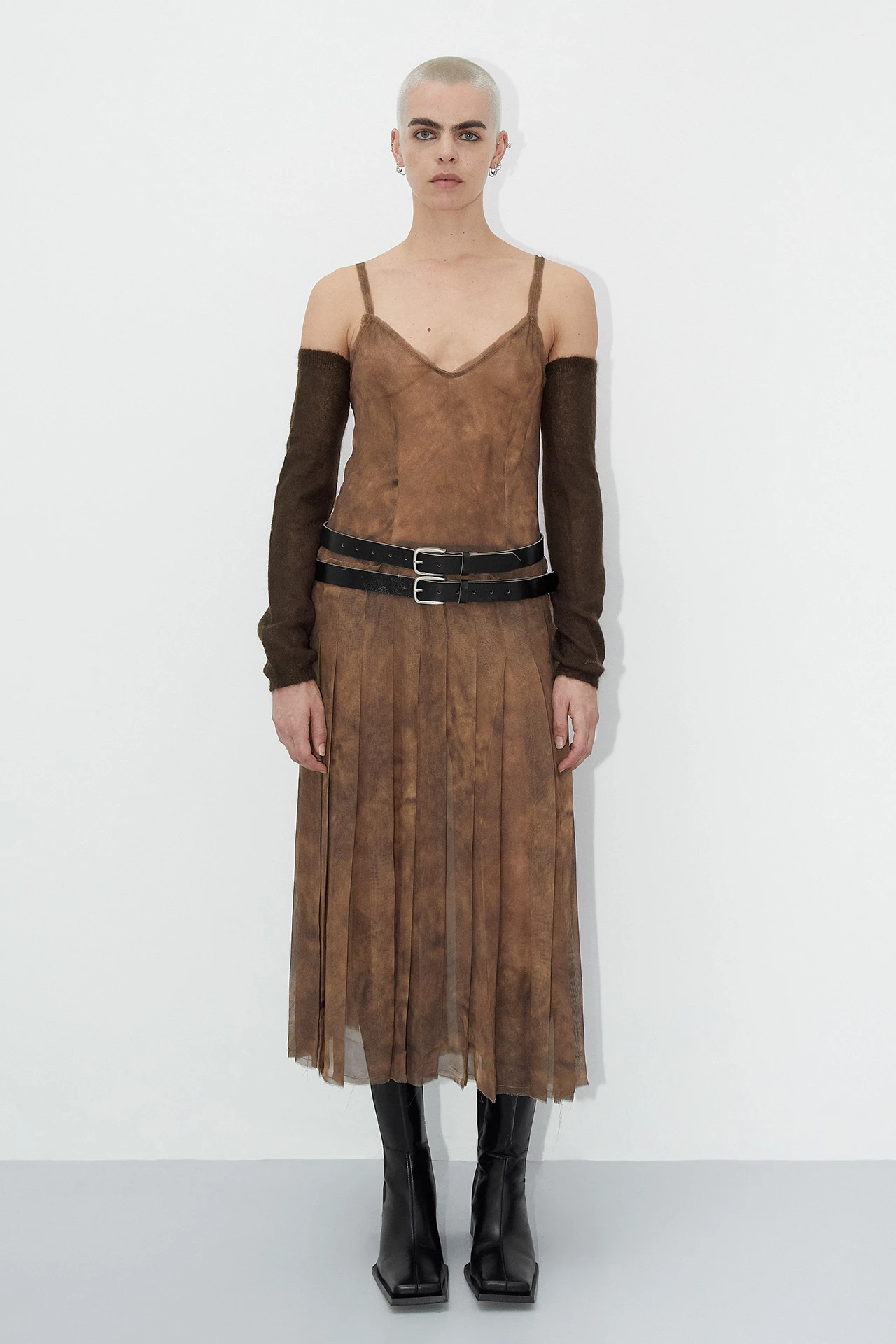 EC-Miista-Lenna-Brown-Sleeves-06