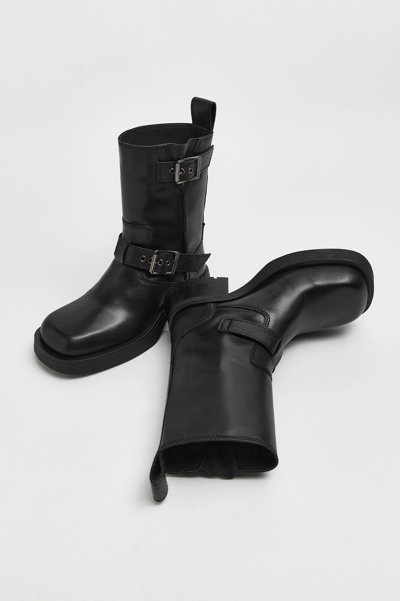 E8-renate-new-black-buckled-ankle-boots-02