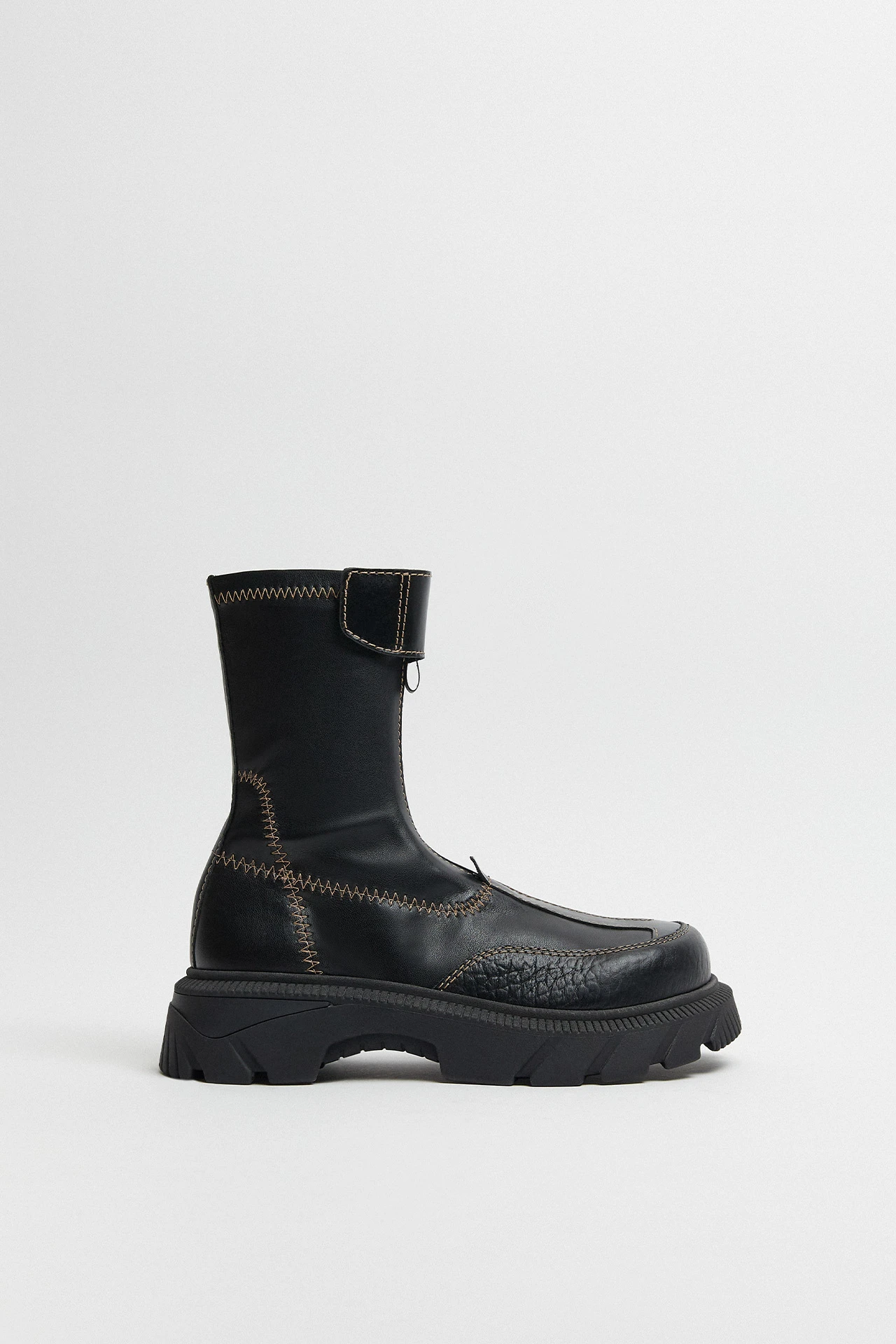 E8-danica-black-beige-ankle-boots-01