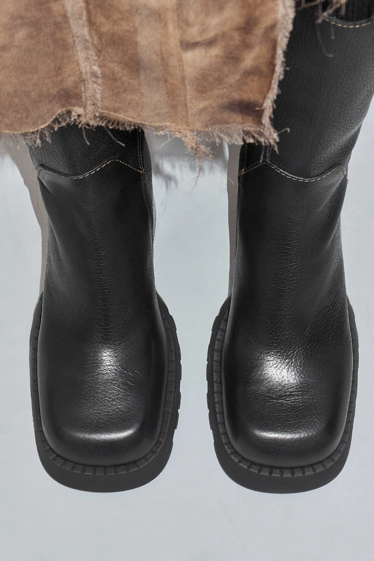 EC-E8-emine-black-boots-03