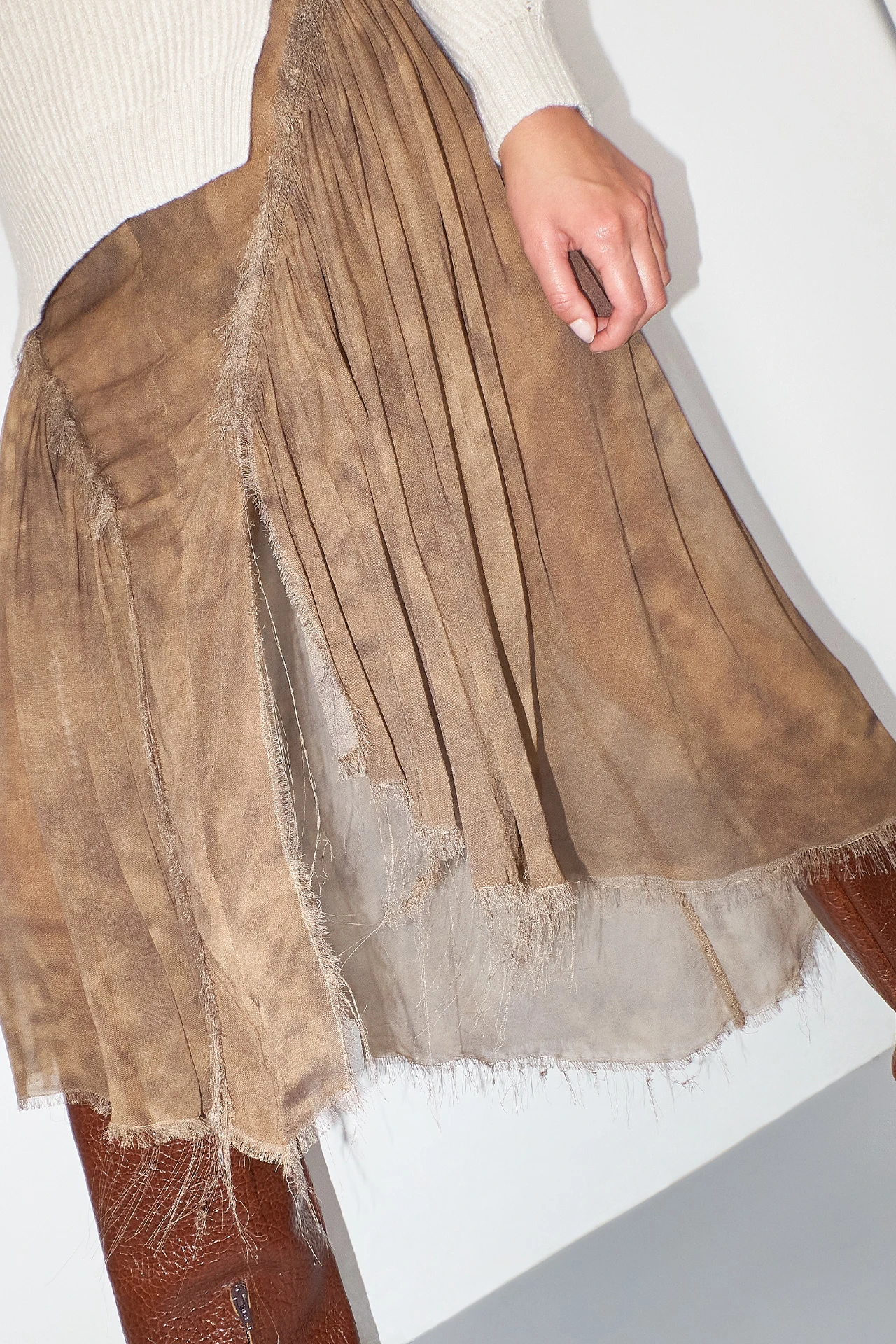 ec2-Griselda-Brown-Skirt-04