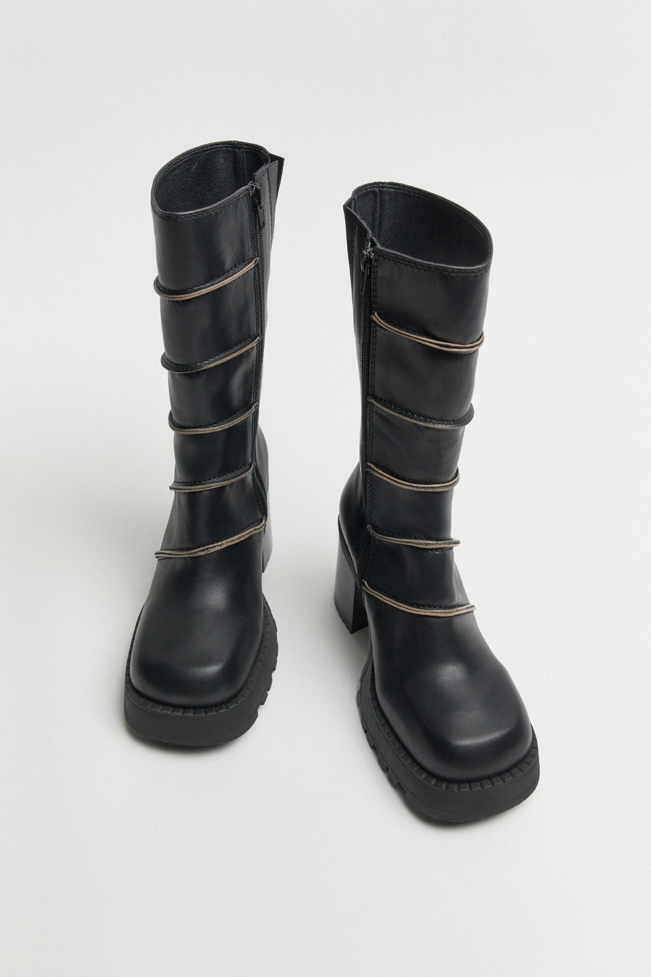 E8-graciane-black-boots-04