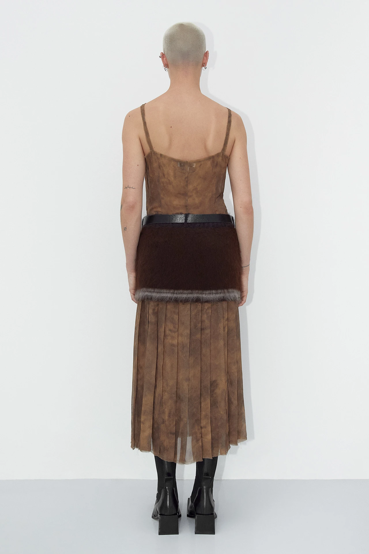 EC-miista-kamila-brown-dress-10