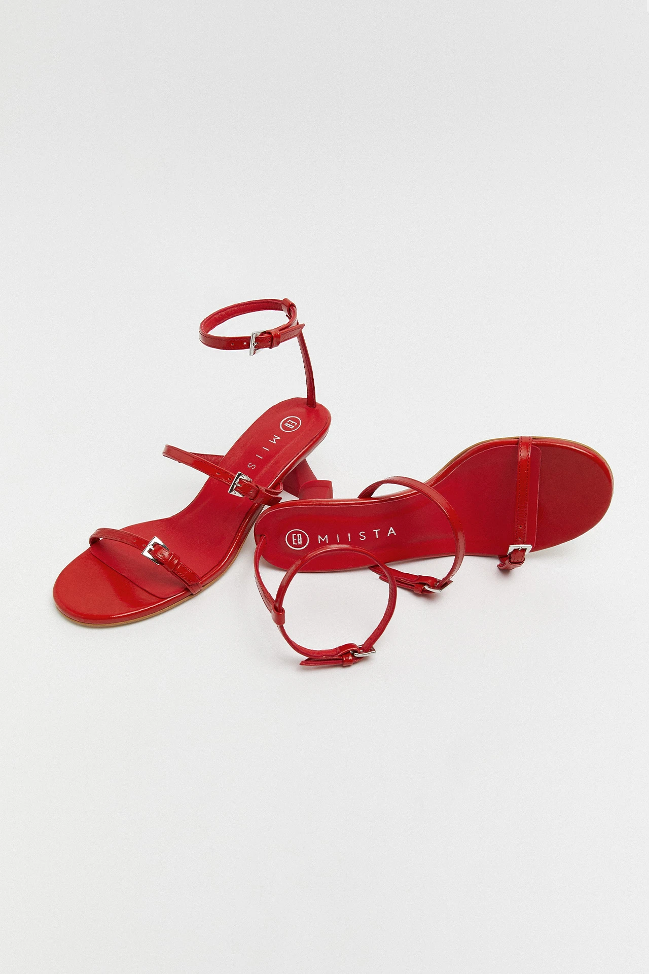E8-Isaura-Red-Sandal-02