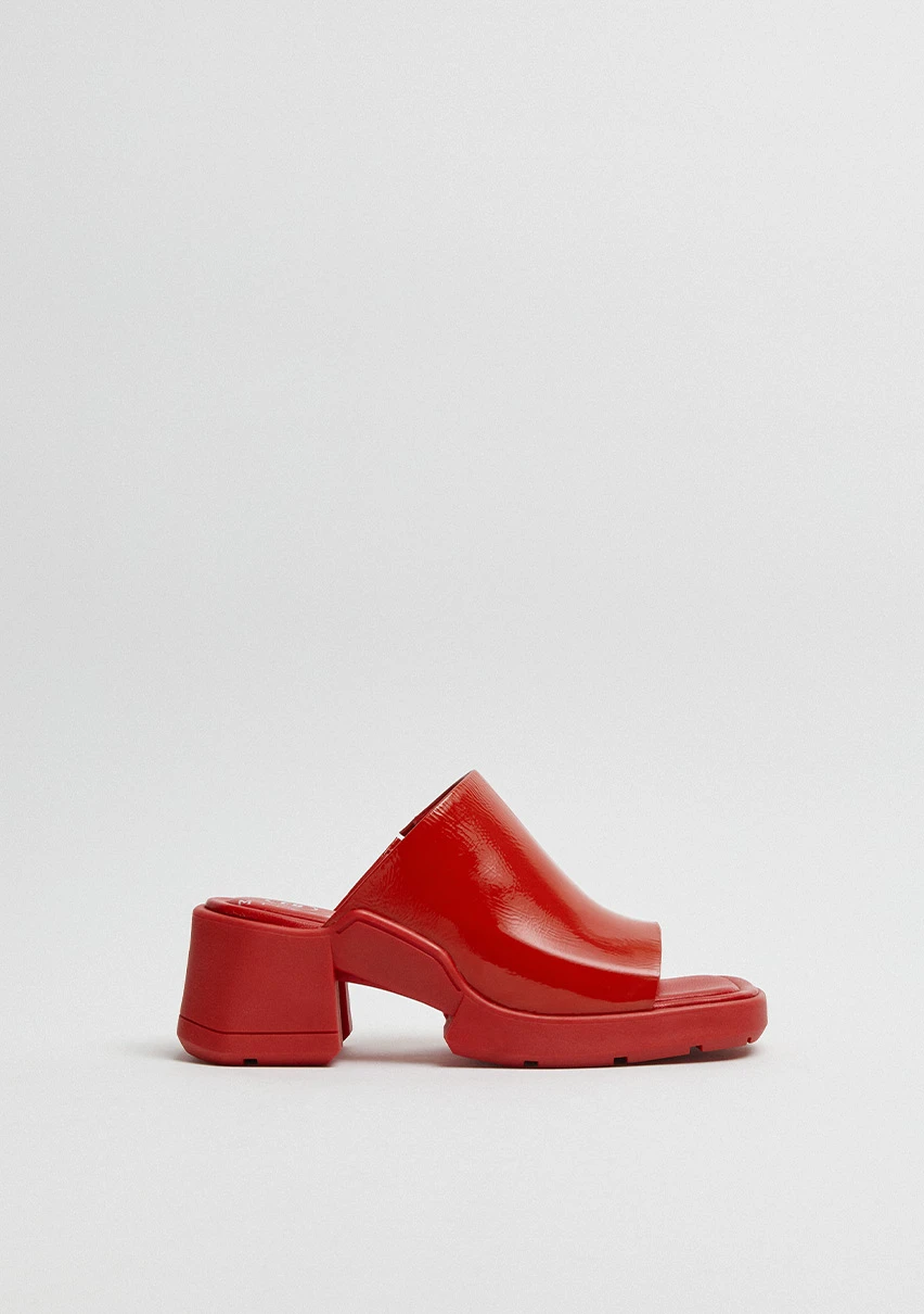 E8-Clarin-Rojo-Mule-Sandal-CP-1