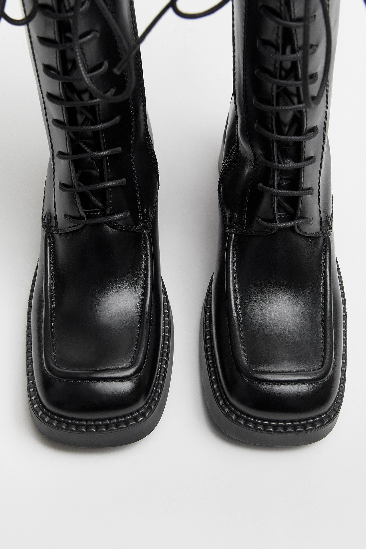 E8-Agustina-Black-Ankle-Boots-04