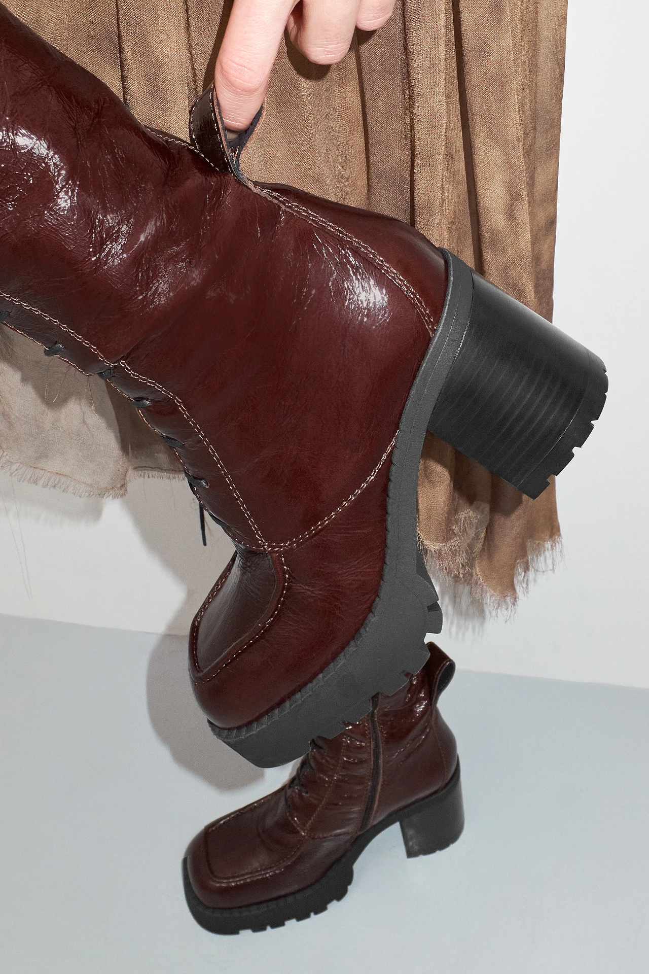 ec-e8-Grit-Chesnut-Tall-Boots-05