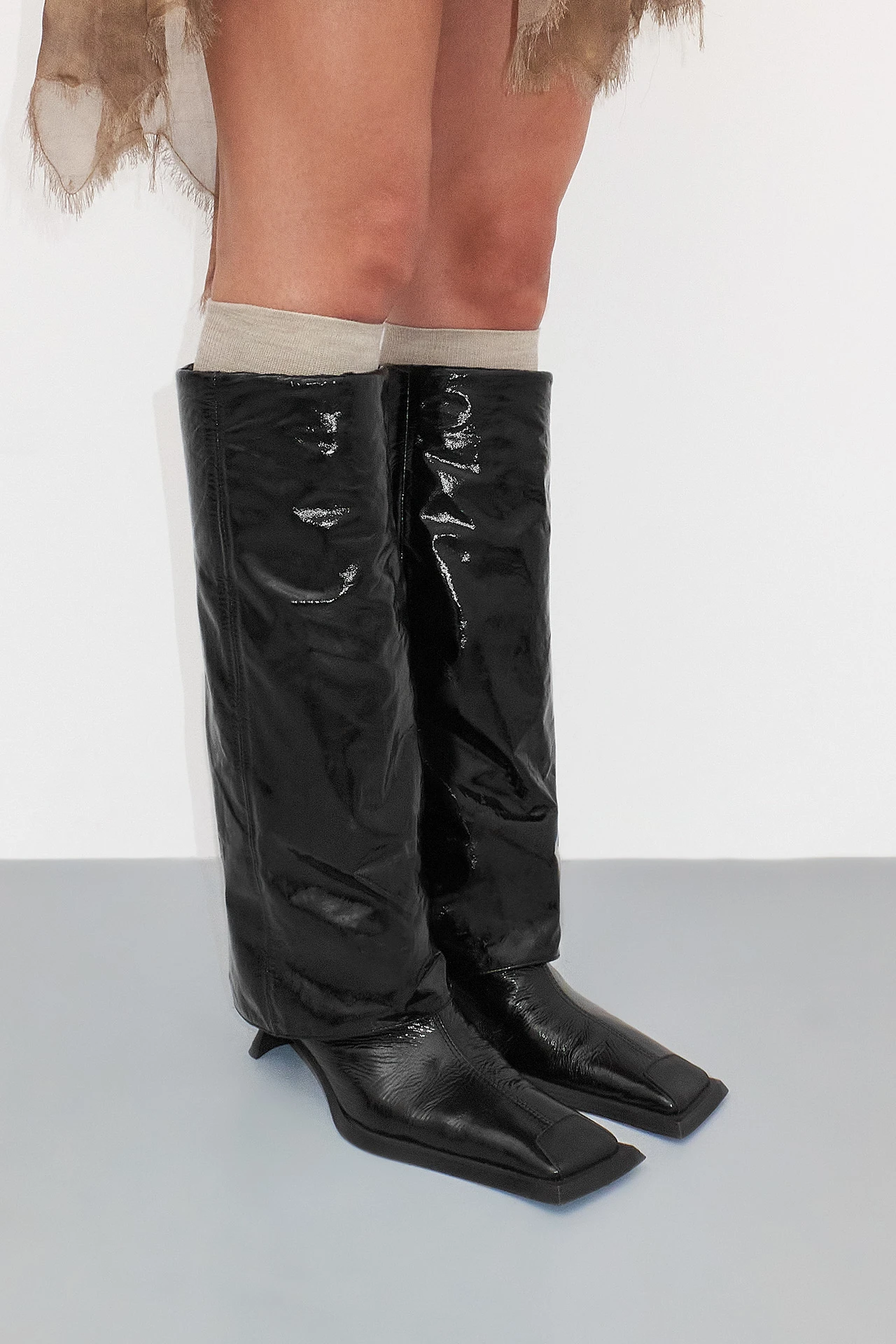 EC-MORGAN-BLACK-TALL-FOLD-OVER-BOOTS-01