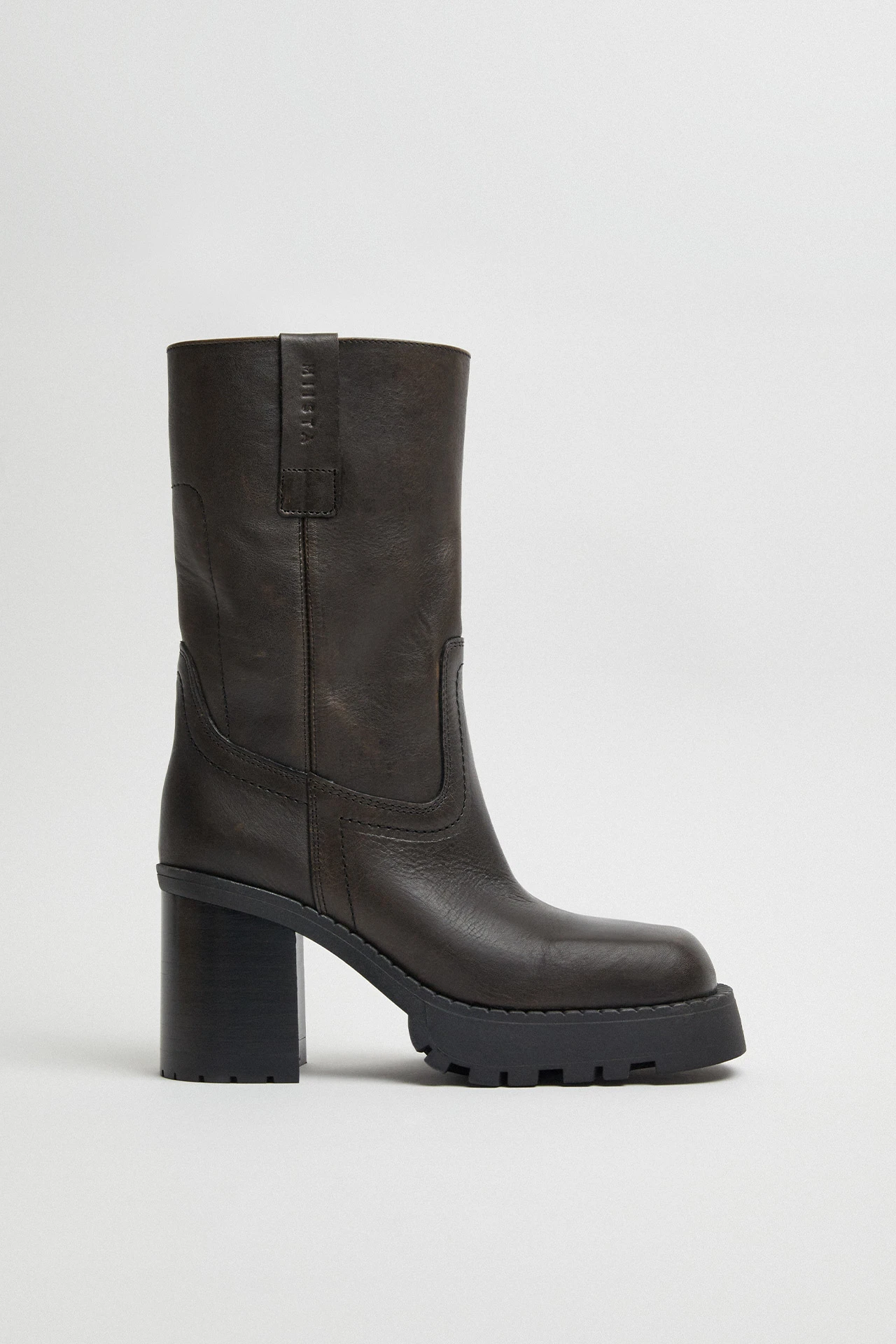 E8-daiane-brown-boots-02