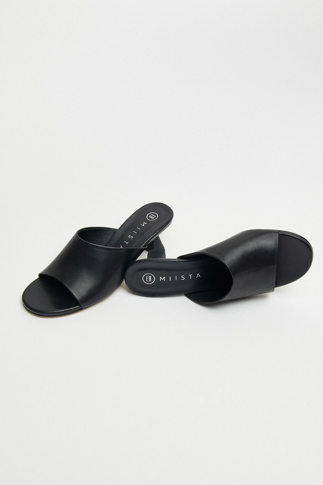 E8-Talita-Black-Sandal-02