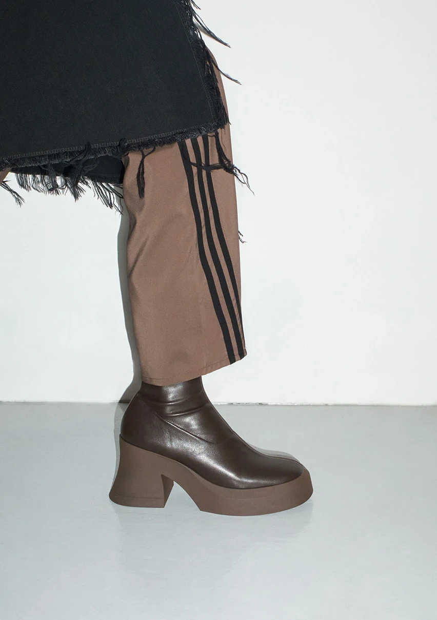 EC-E8-aura-brown-boots-CP-2