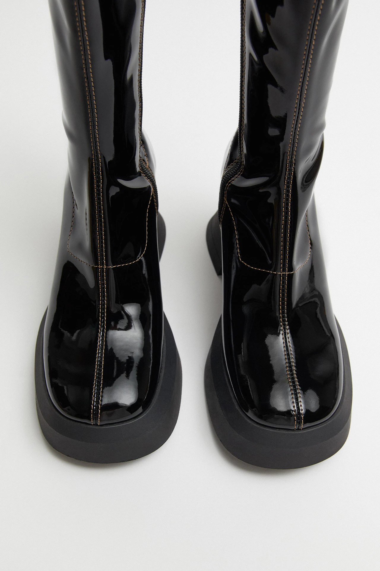 E8-Aura-Black-Stretch-Ankle-Boot-03