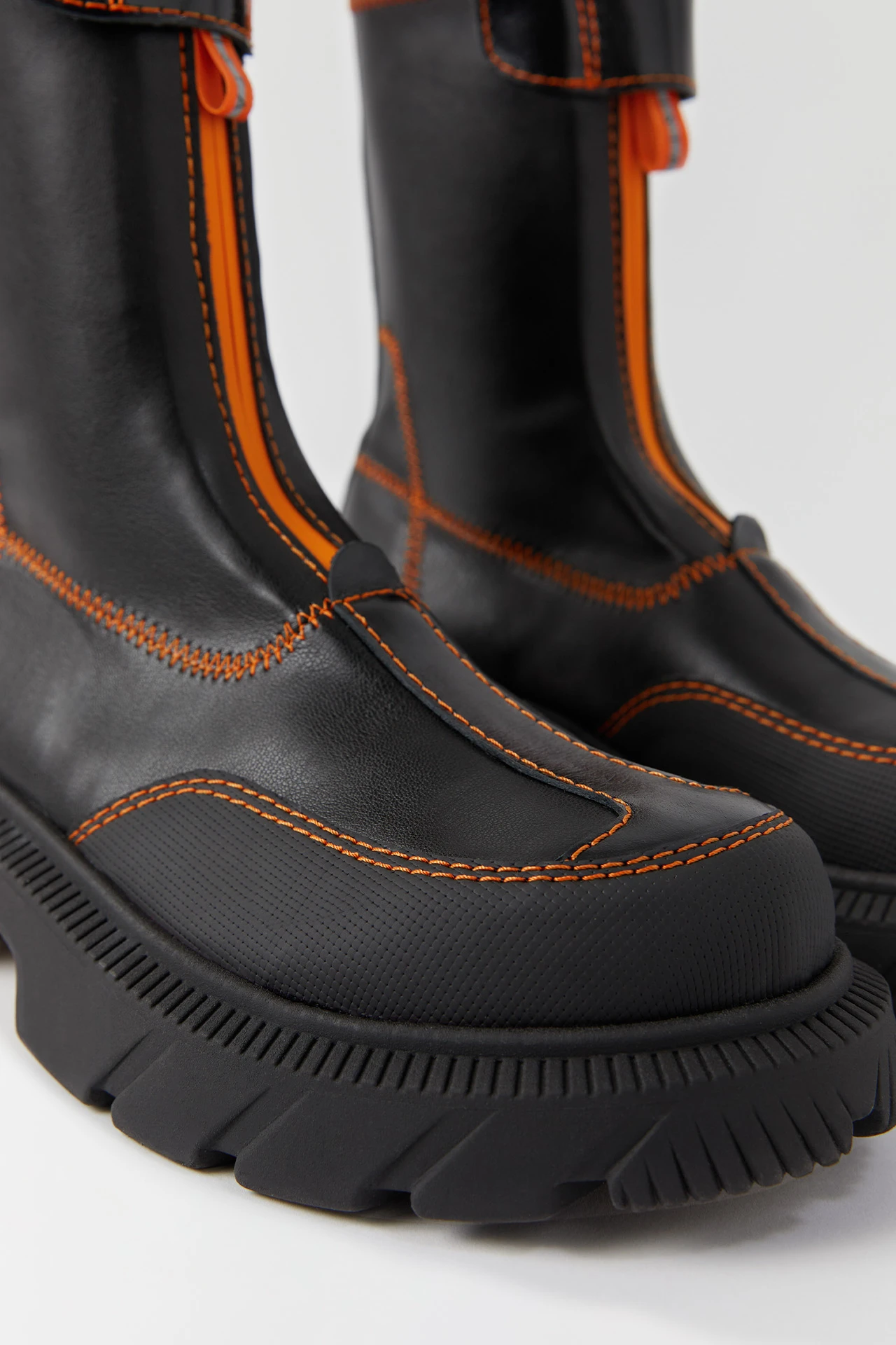 e8-danica-black-ankle-boots-03