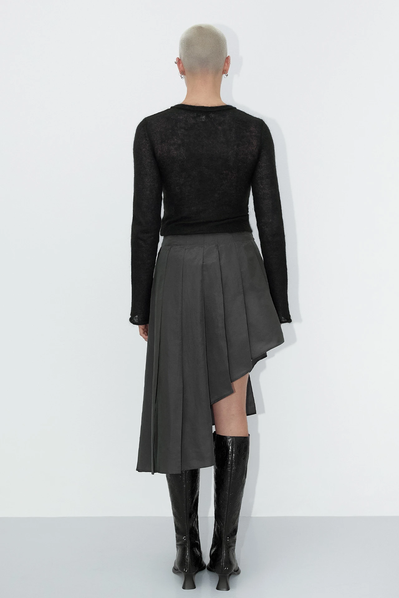 EC-Miista-Gia-Dark-Grey-Pleated-Skirt-07