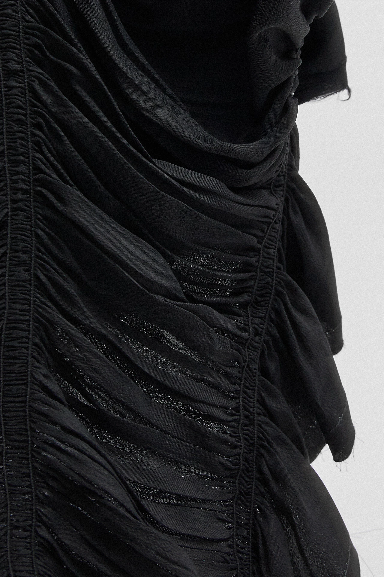 Miista-aiko-black-skirt-02