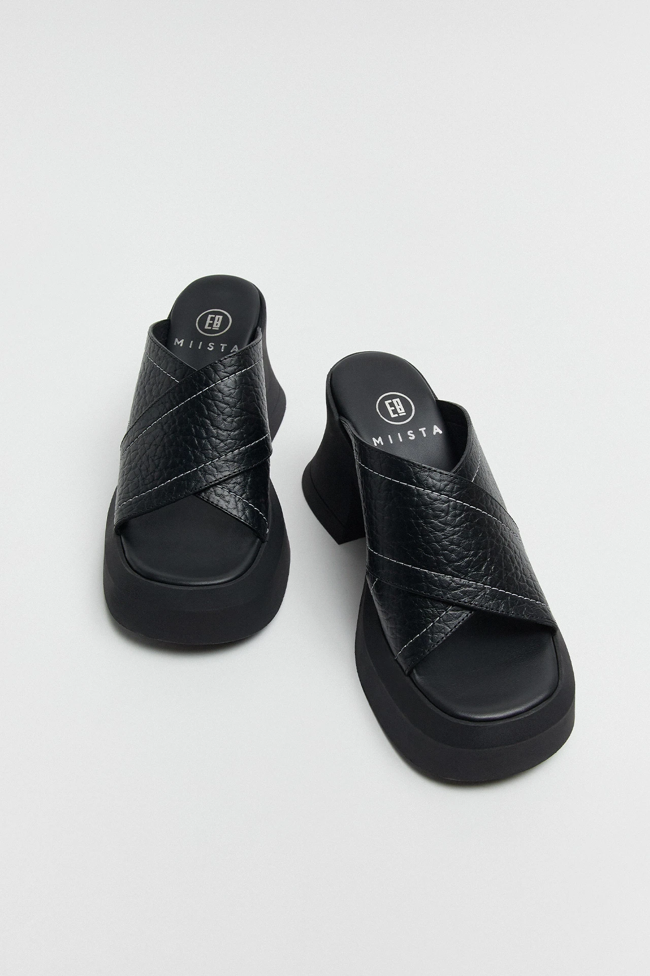 E8-raissa-black-mule-sandal-04