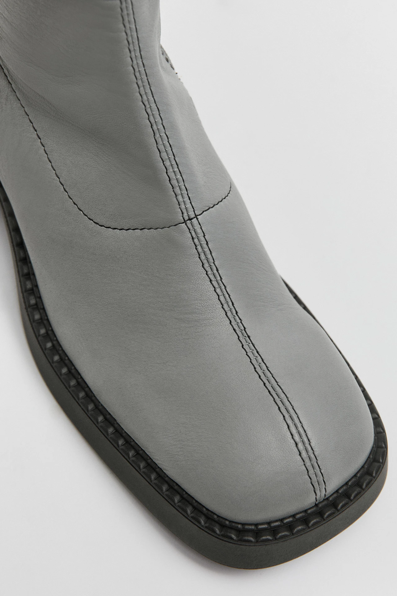 e8-Vero-grey-Boots-04