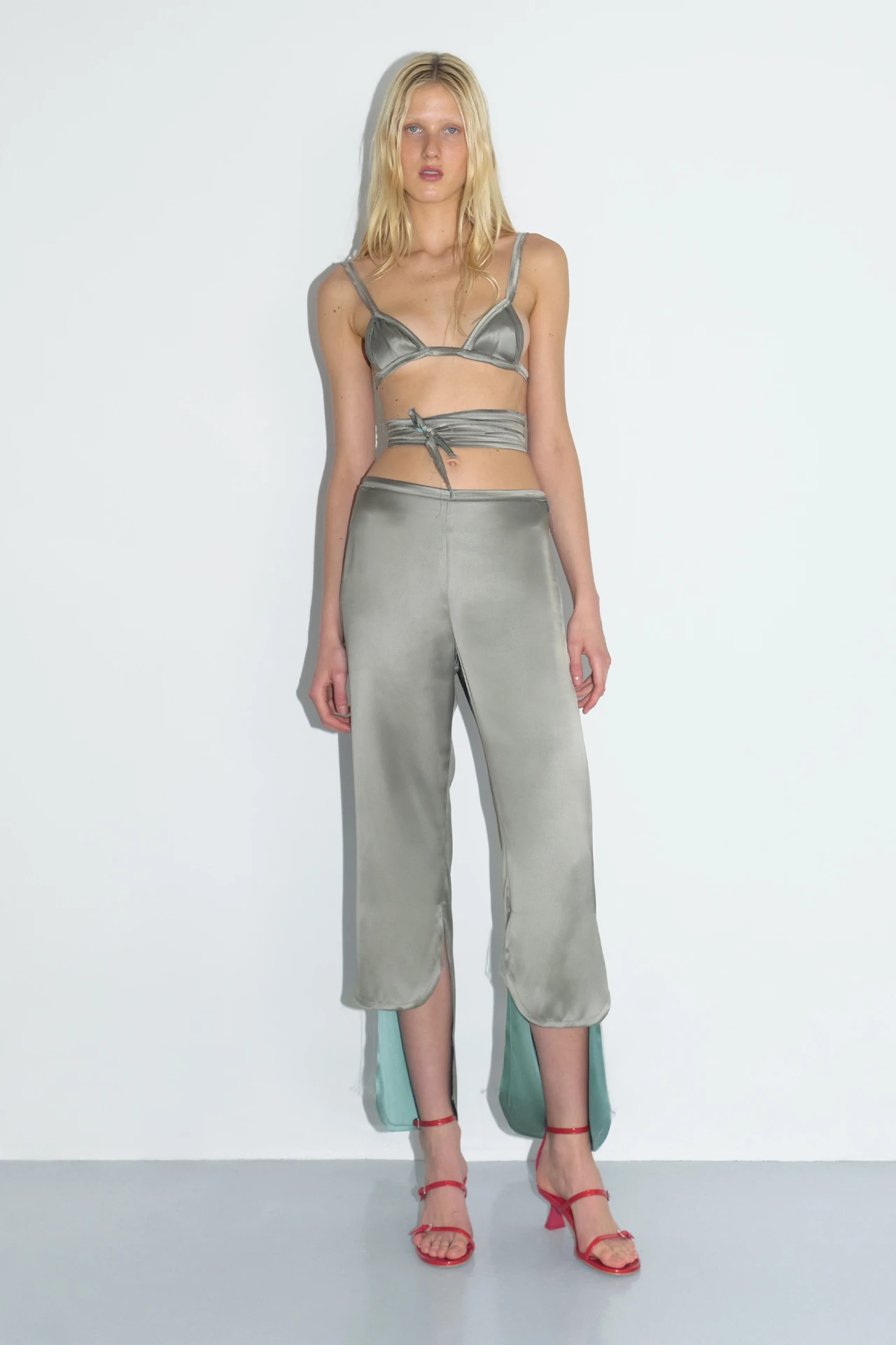 EC-miista-ball-grey-blue-trousers-01