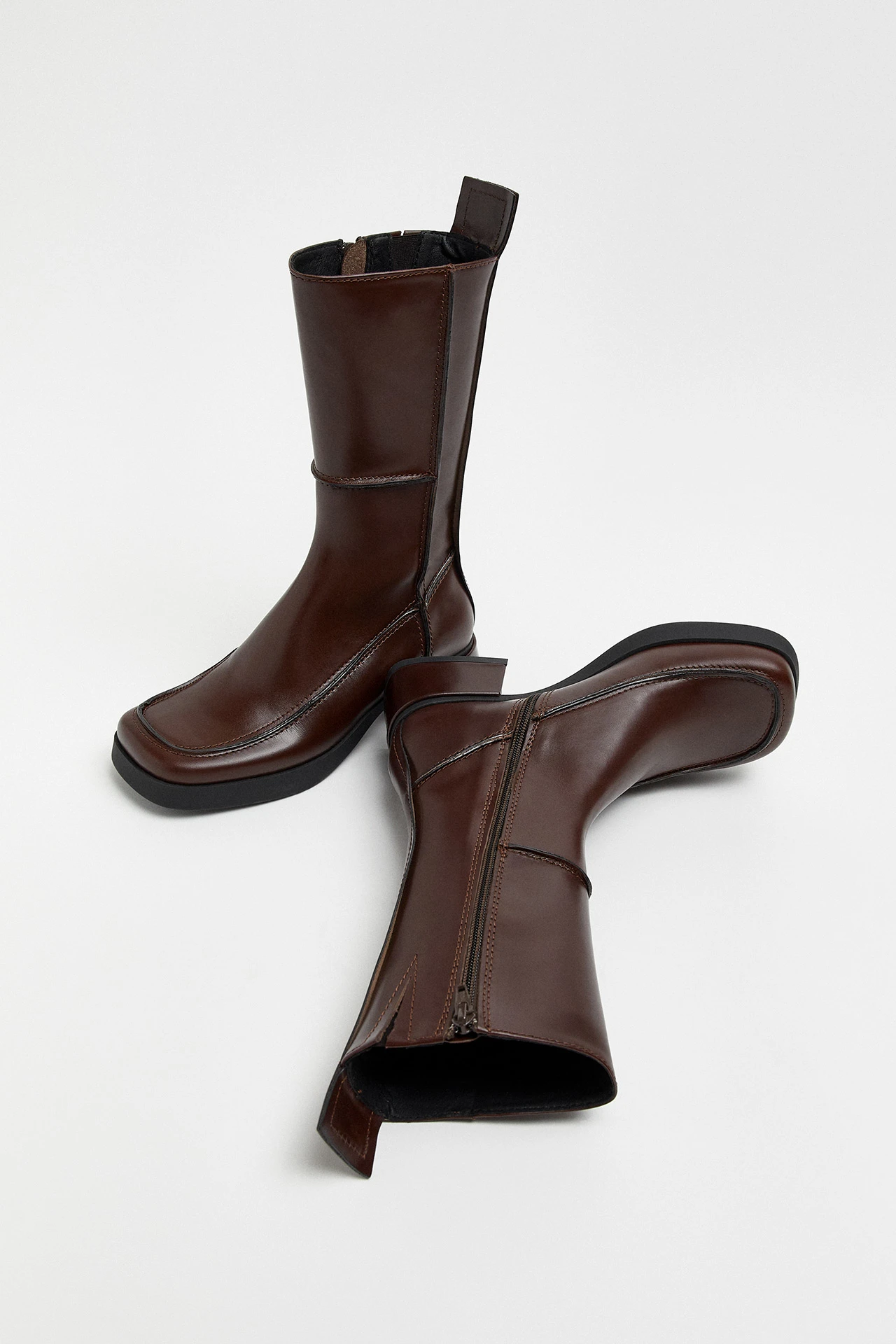 E8-Alzira-Brown-Black-Boots-02