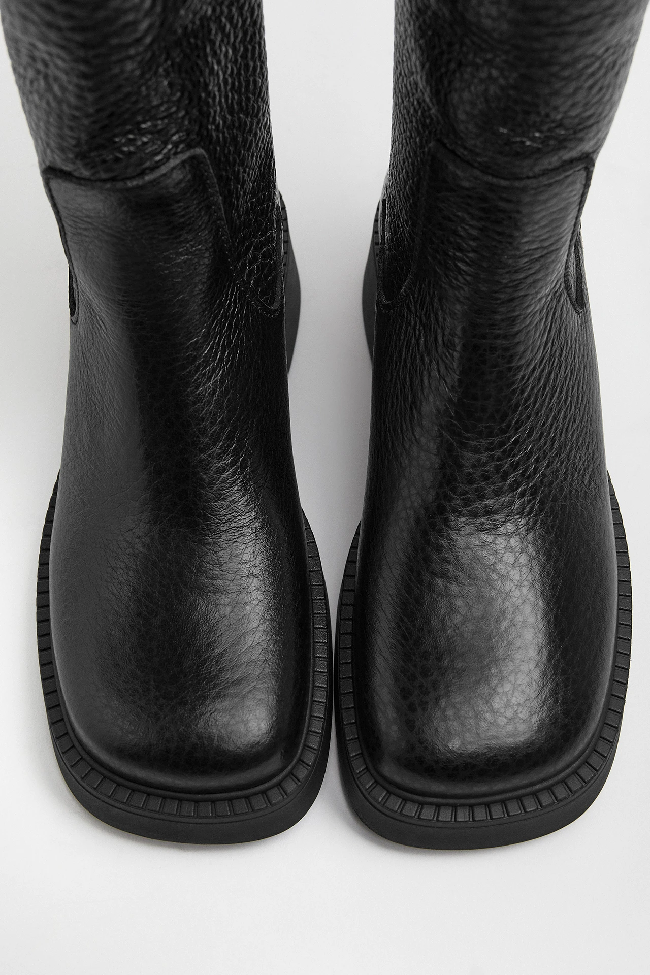 e8-Aron-New-Black-Ankle-Boots-04