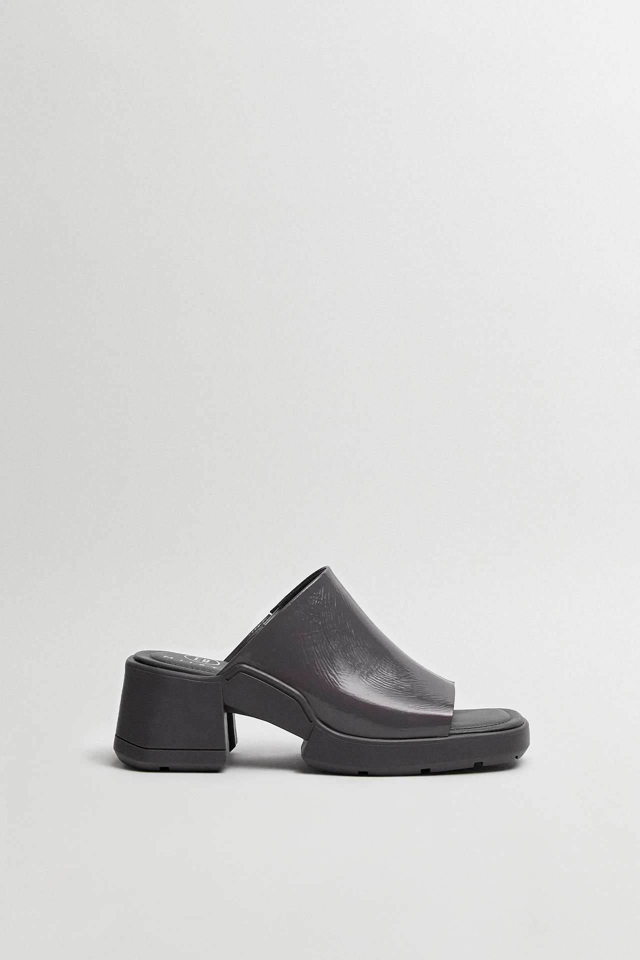 e8-Clarin-Dark-Grey-Mule-Sandals-01