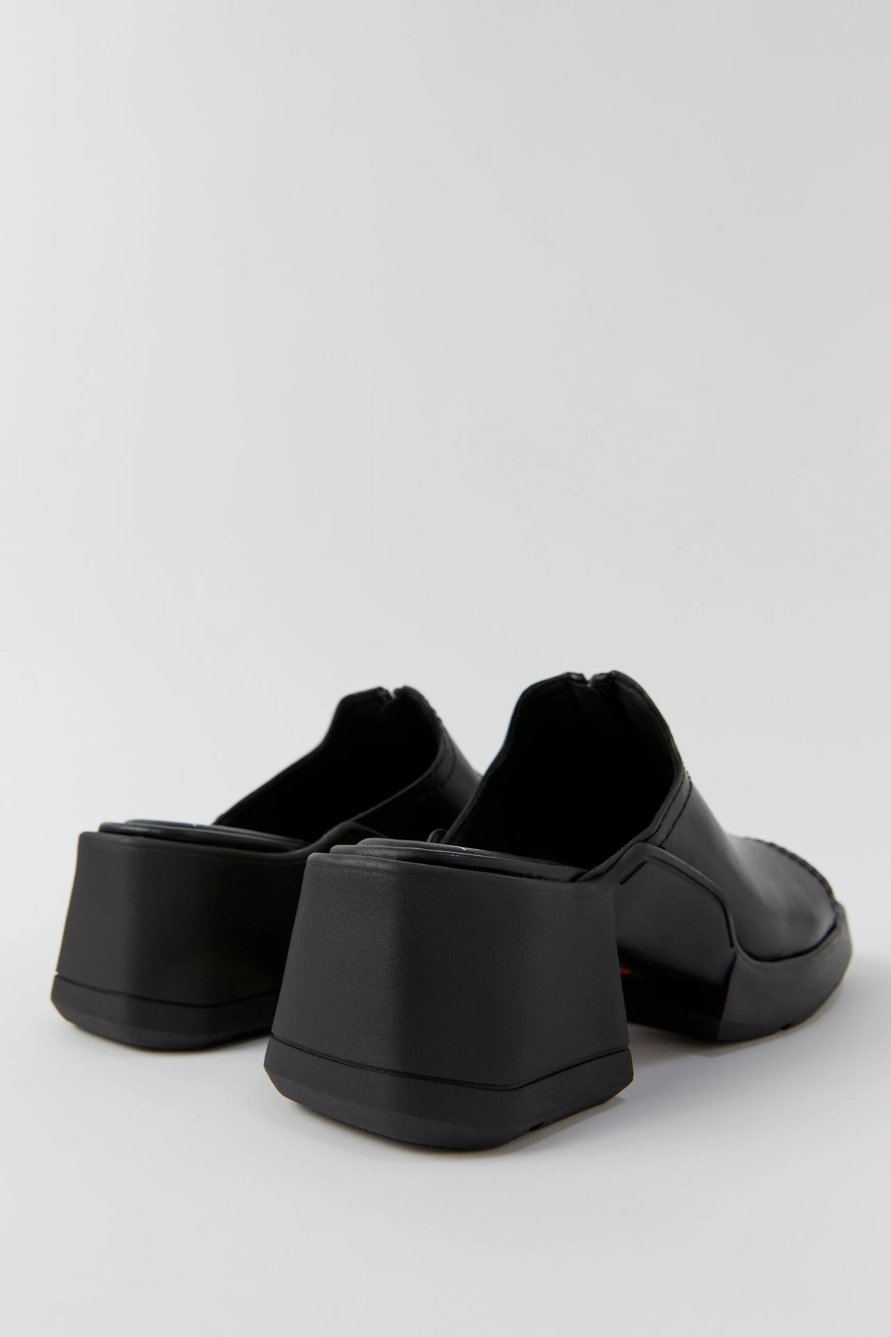 E8-bertie-black-sandals-03