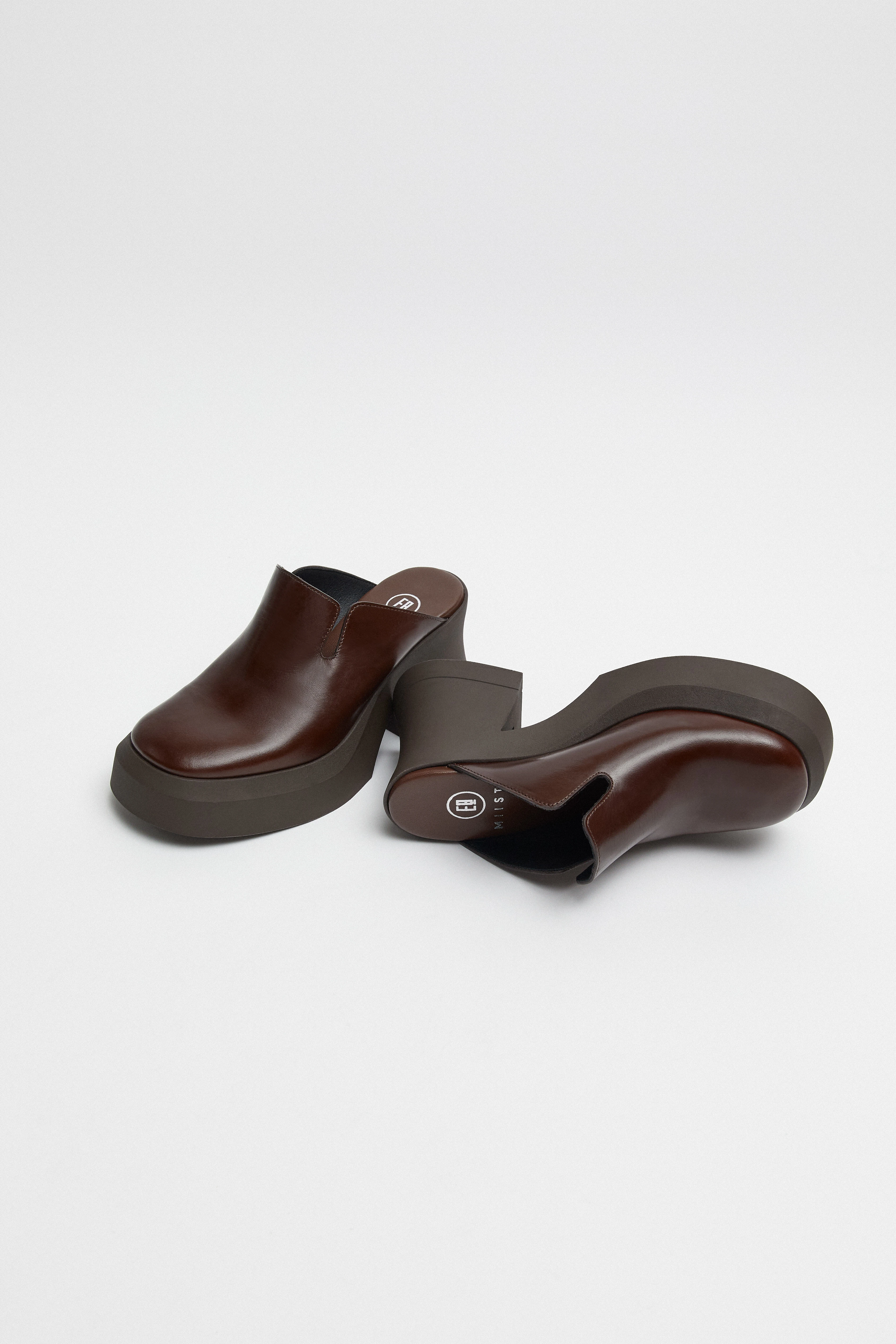 E8-Otavia-Brown-Mule-02