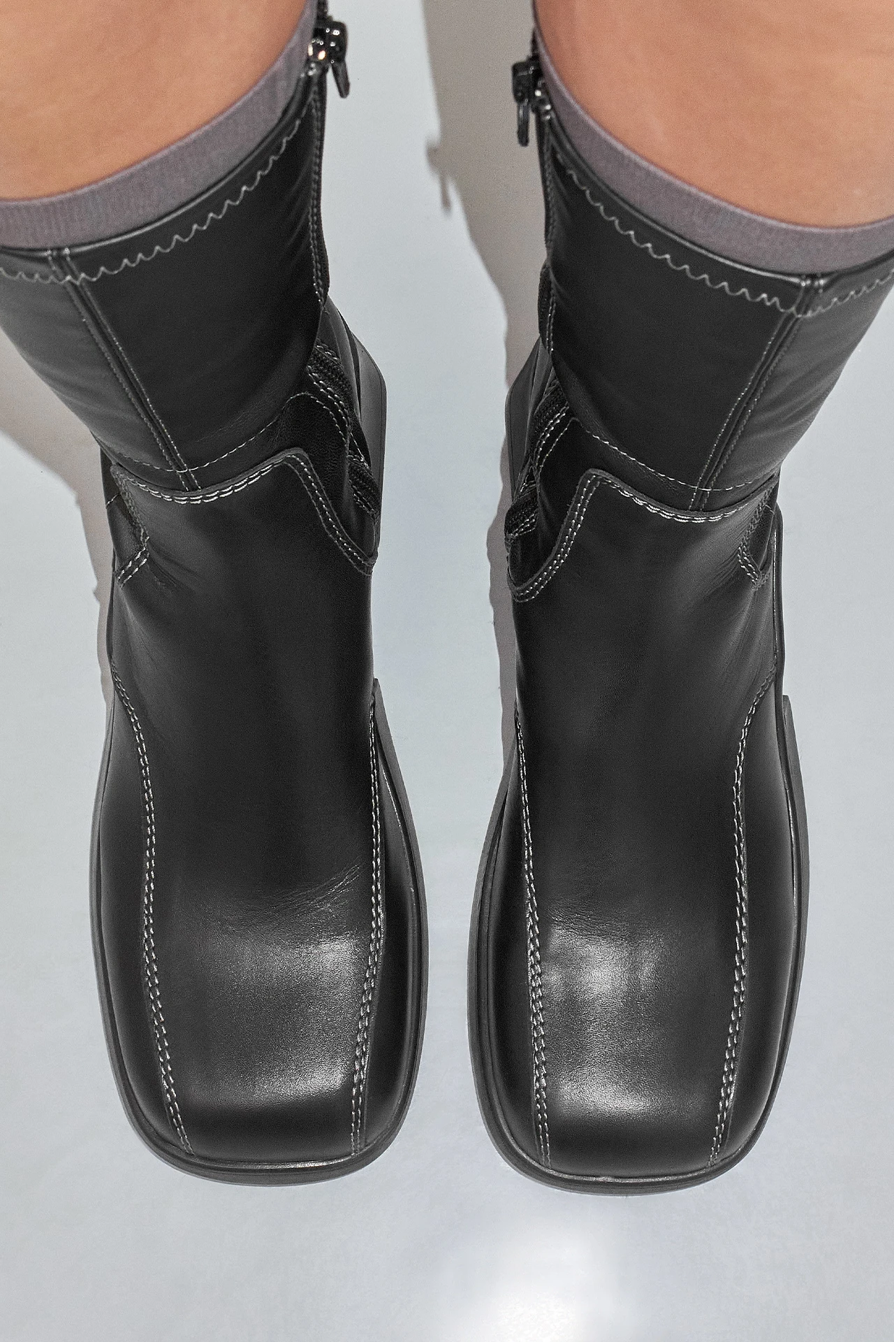 ec-e8-Viken-Black-Ankle-Boots-03-2