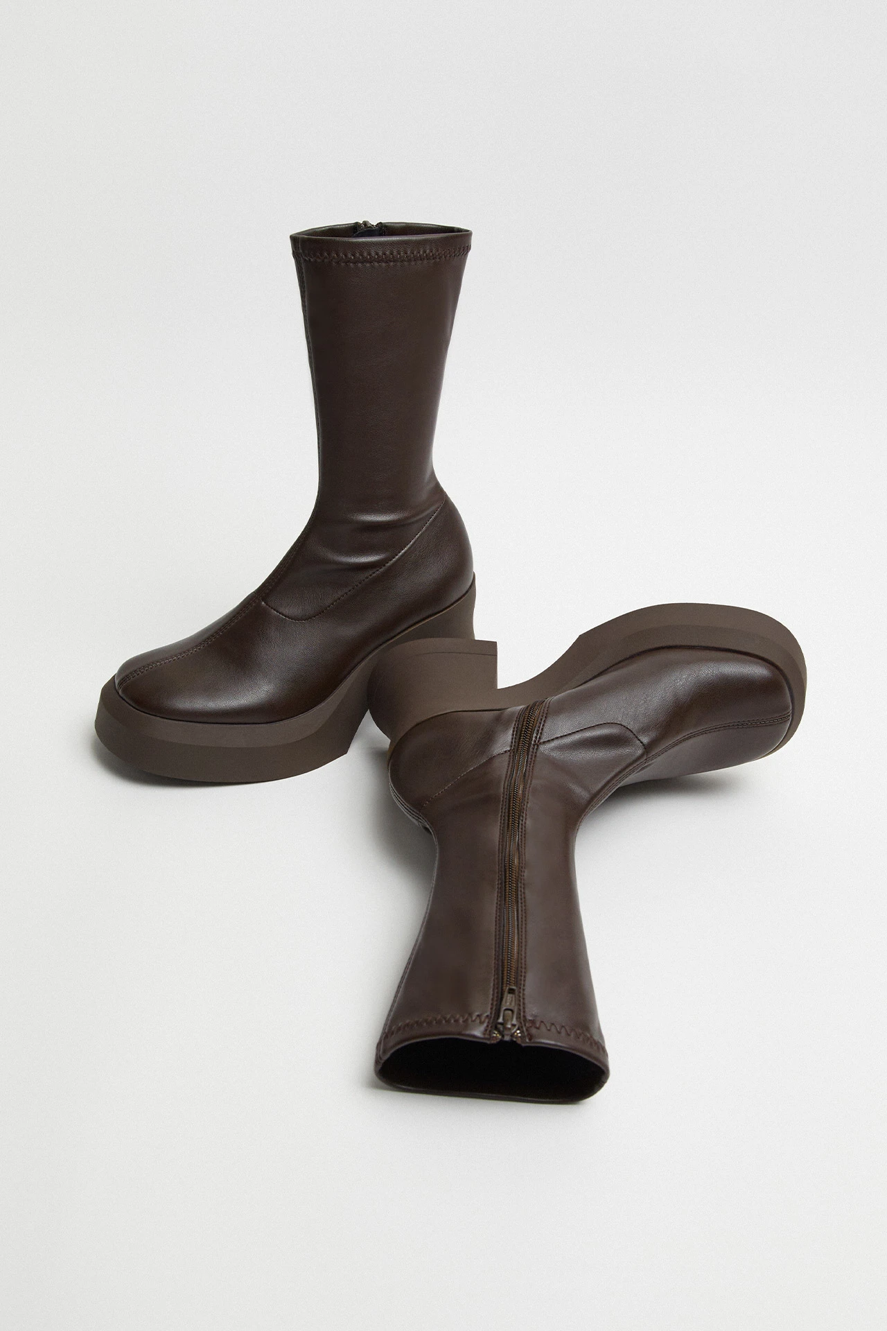 E8-aura-brown-boots-02