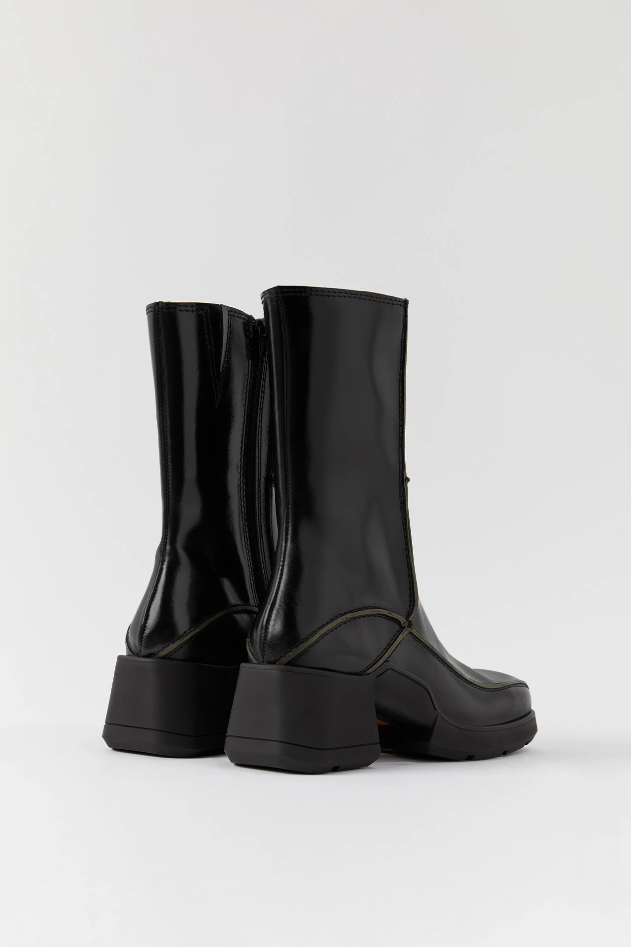 e8-meiko-black-boots-02