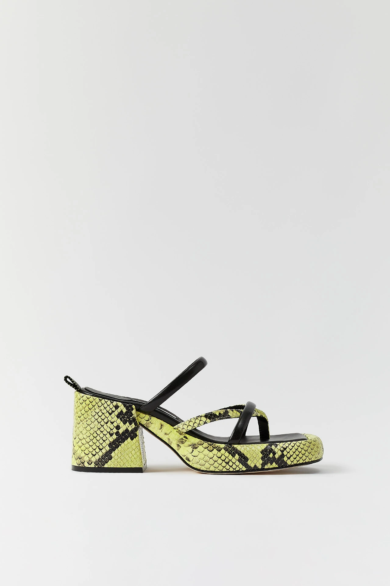Miista-delphine-yellow-sandals-01