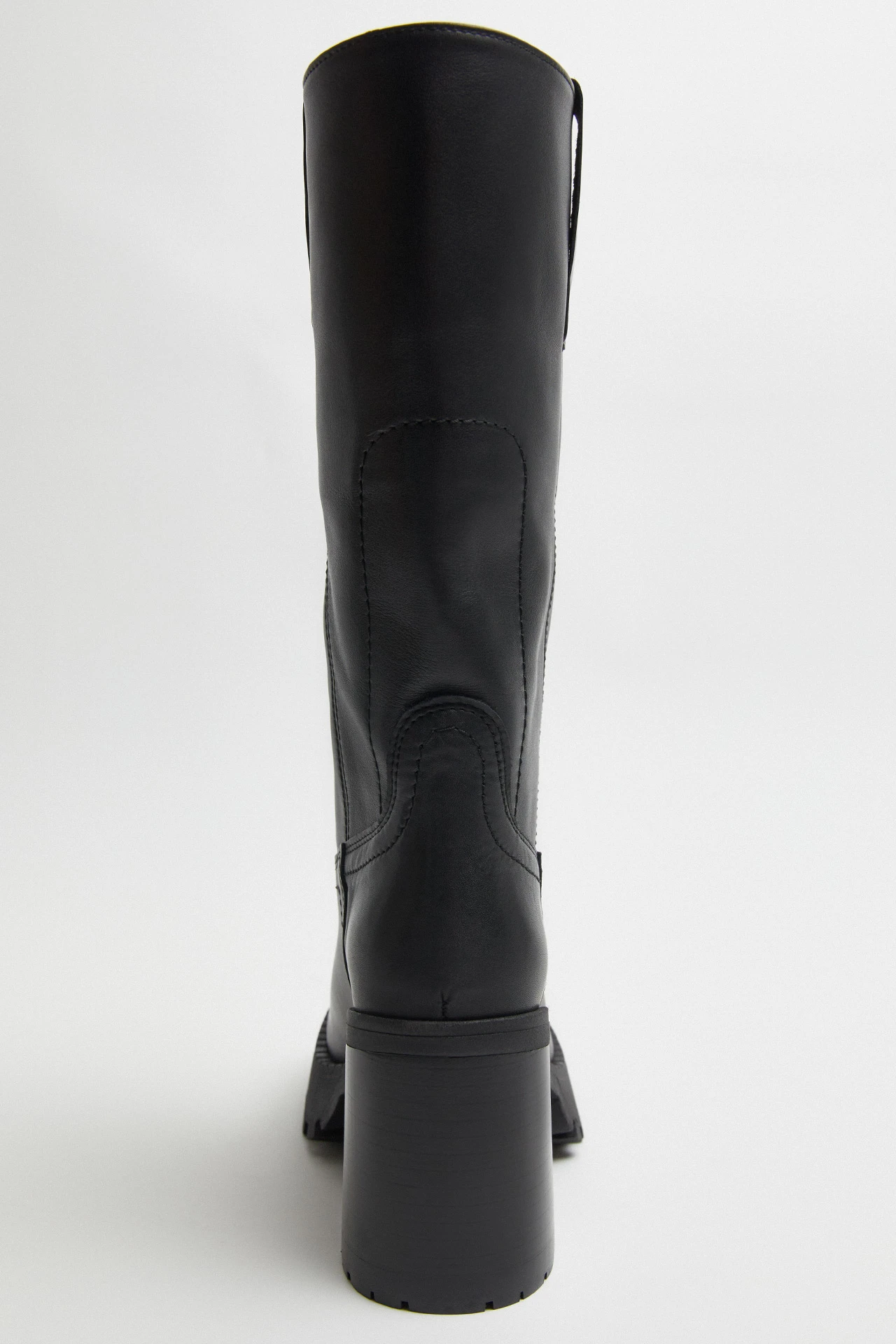 E8-dionira-black-tall-boots-05
