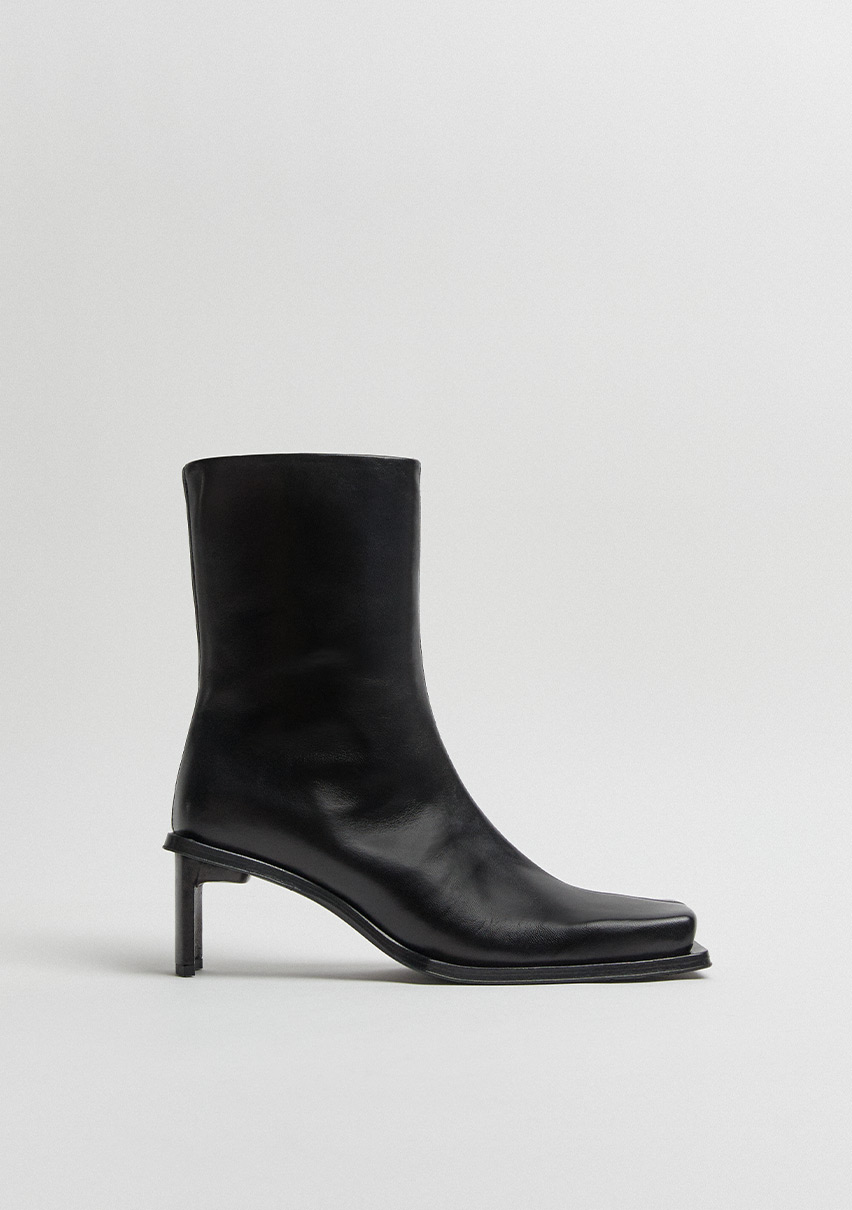 Amparo Black Boots, Miista Europe