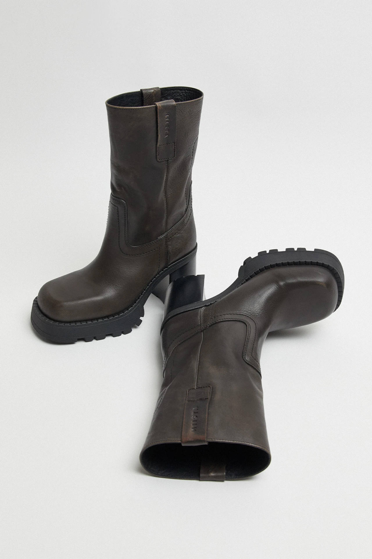 E8-daiane-brown-boots-03