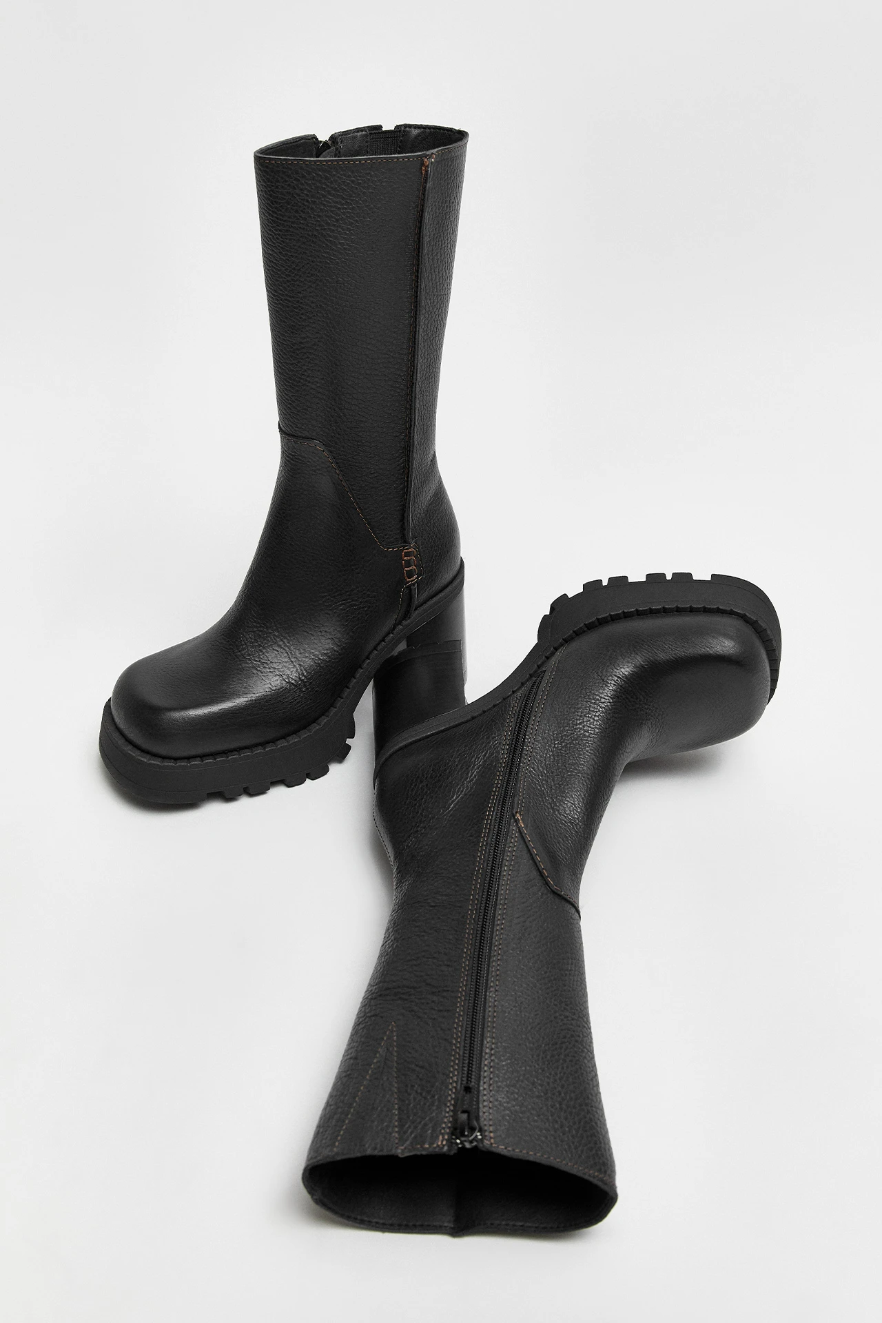 e8-Emine-Black-Boots-02