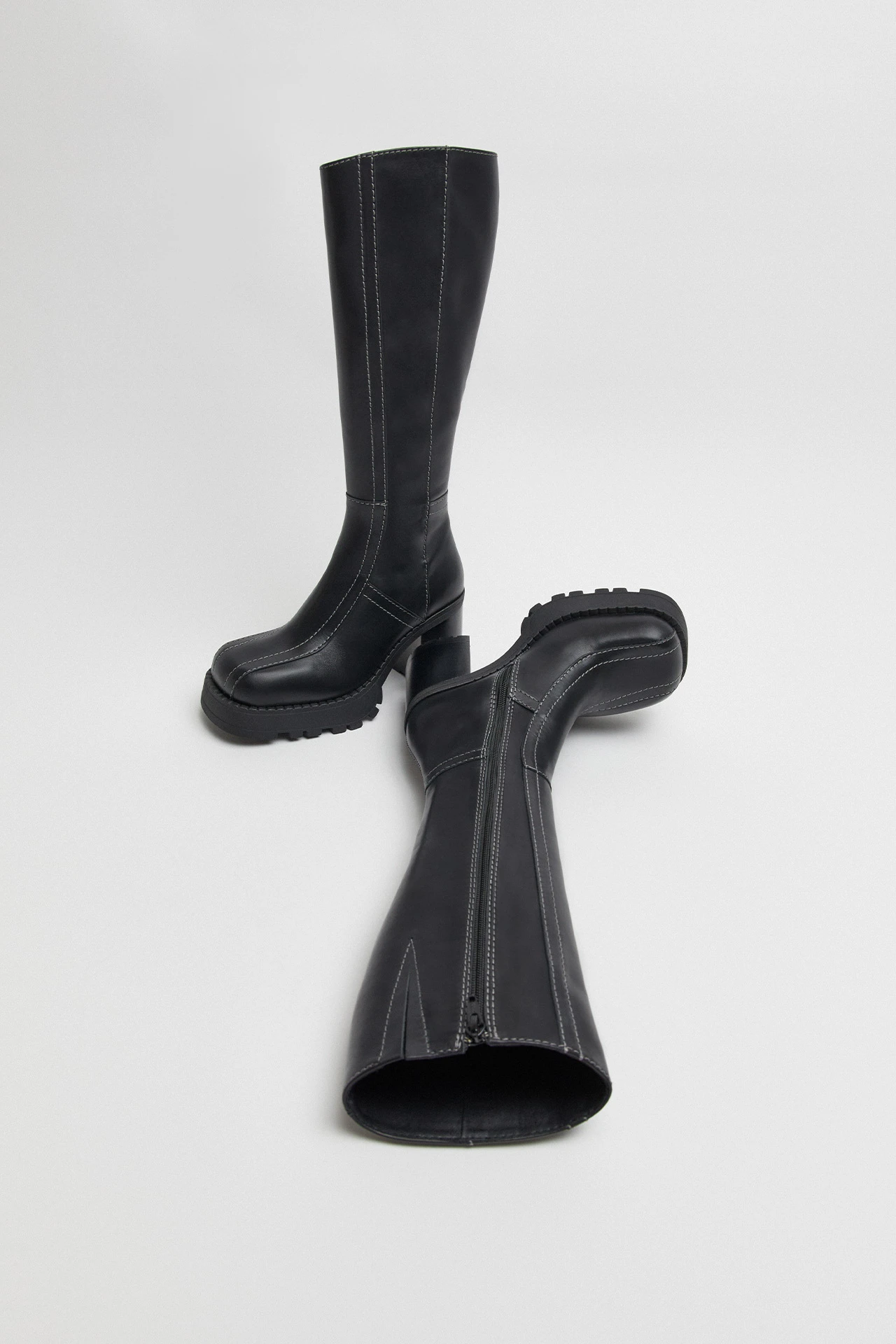 E8-dulce-black-tall-boots-02