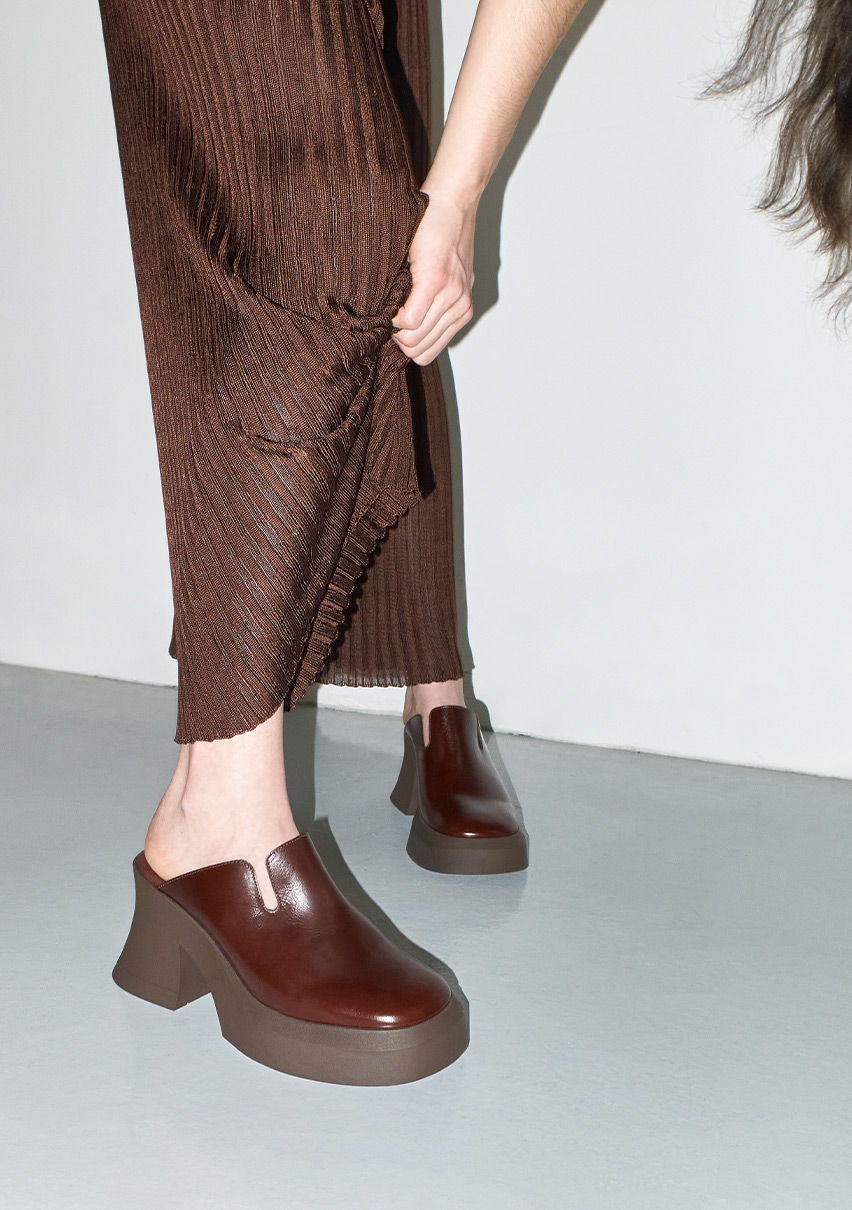 残りわずか！ Miista Miri Brown ミュール サンダル Miri Brown Mules Sandals | Miista