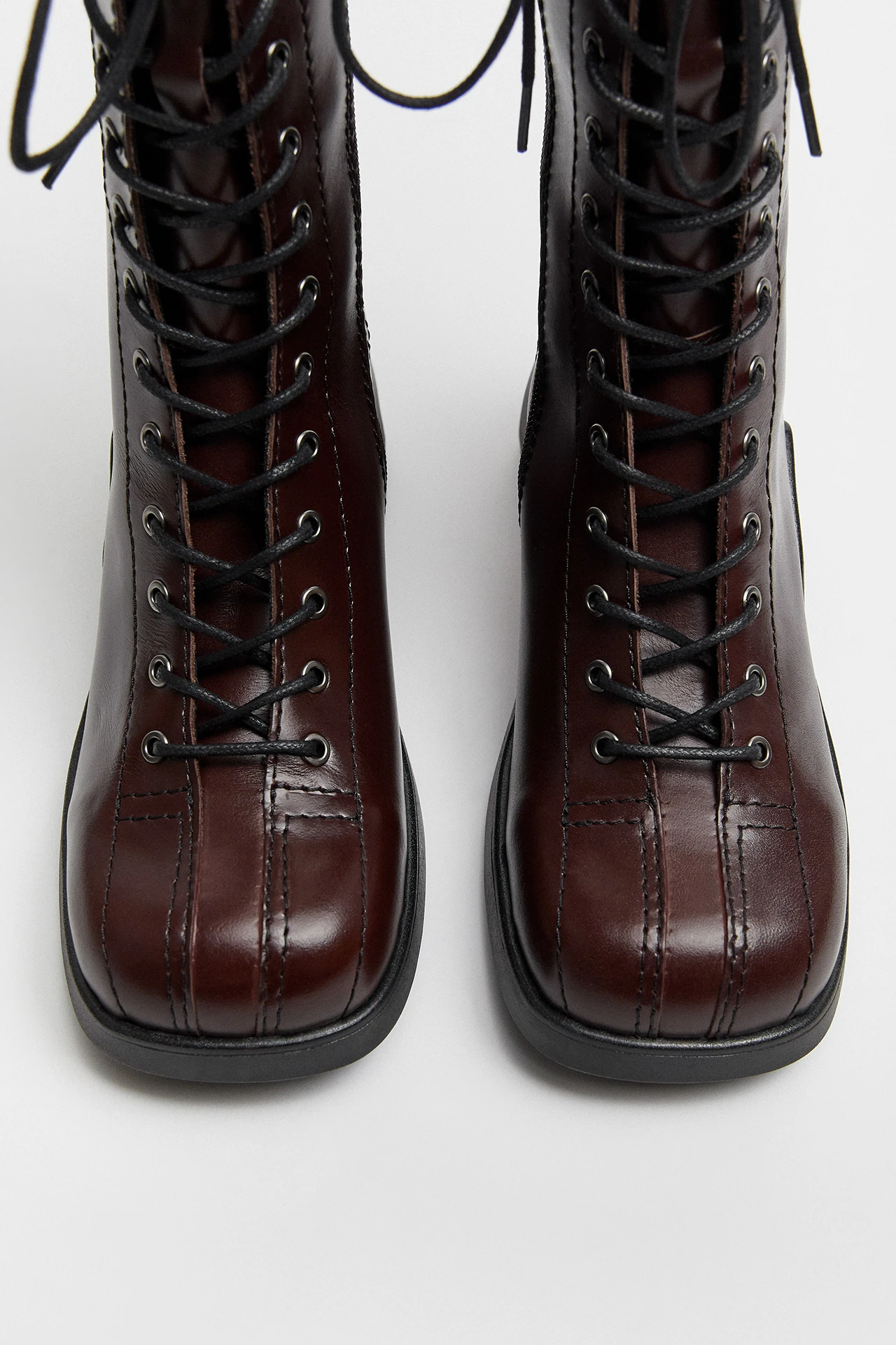 E8-Inge-Brown-Black-Ankle-Boots-04