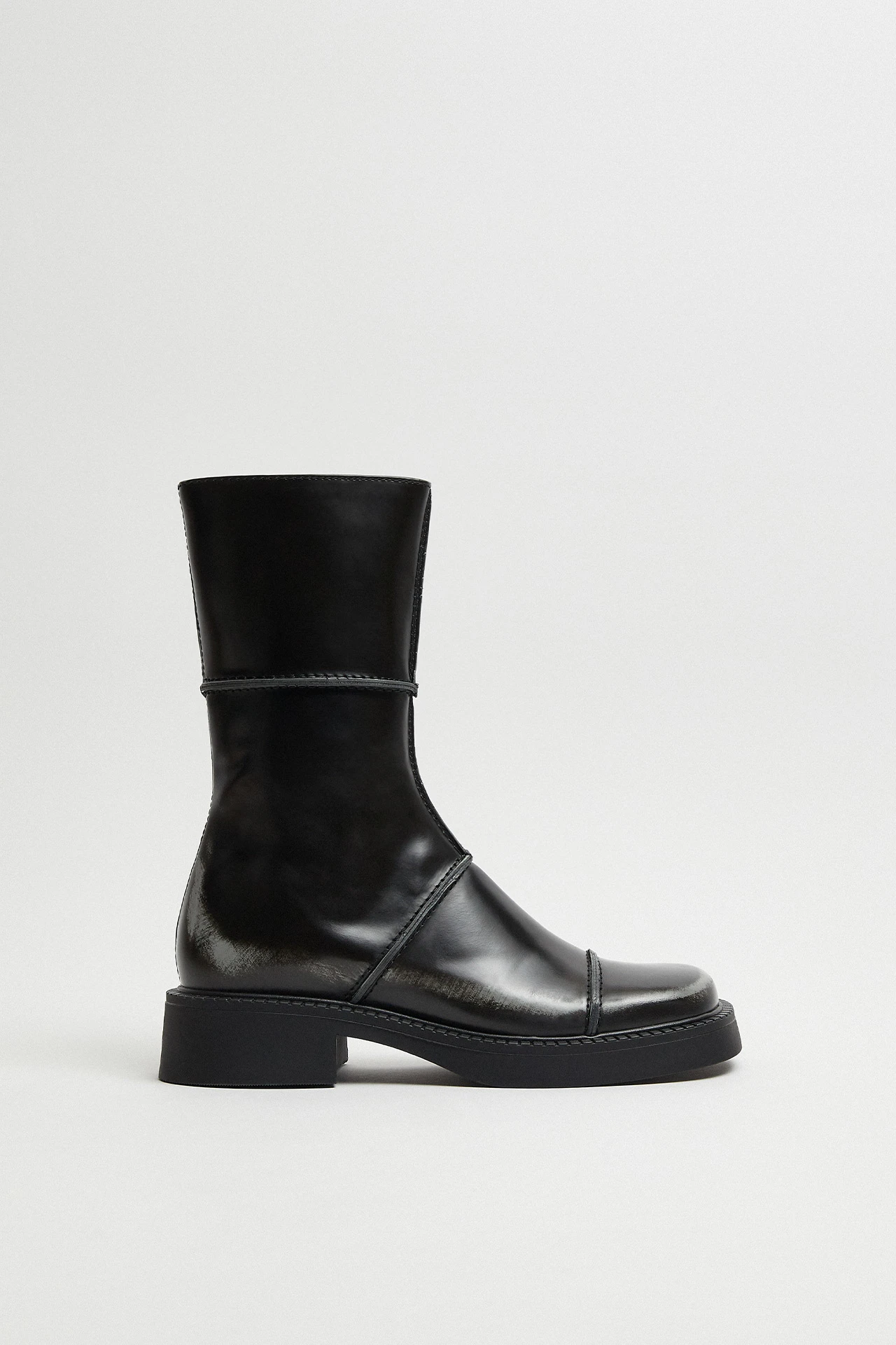 E8-Dahlia-Black-Grey-White-Ankle-Boot-01