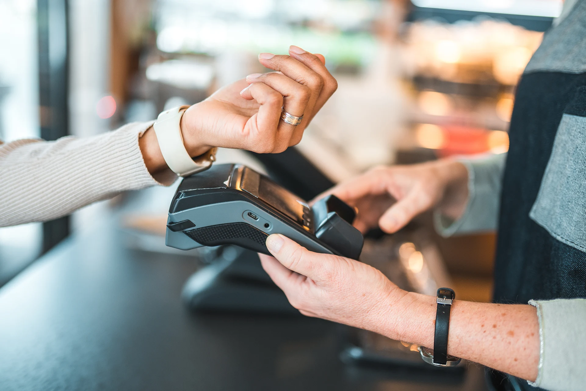 Retail banking 1920x1280