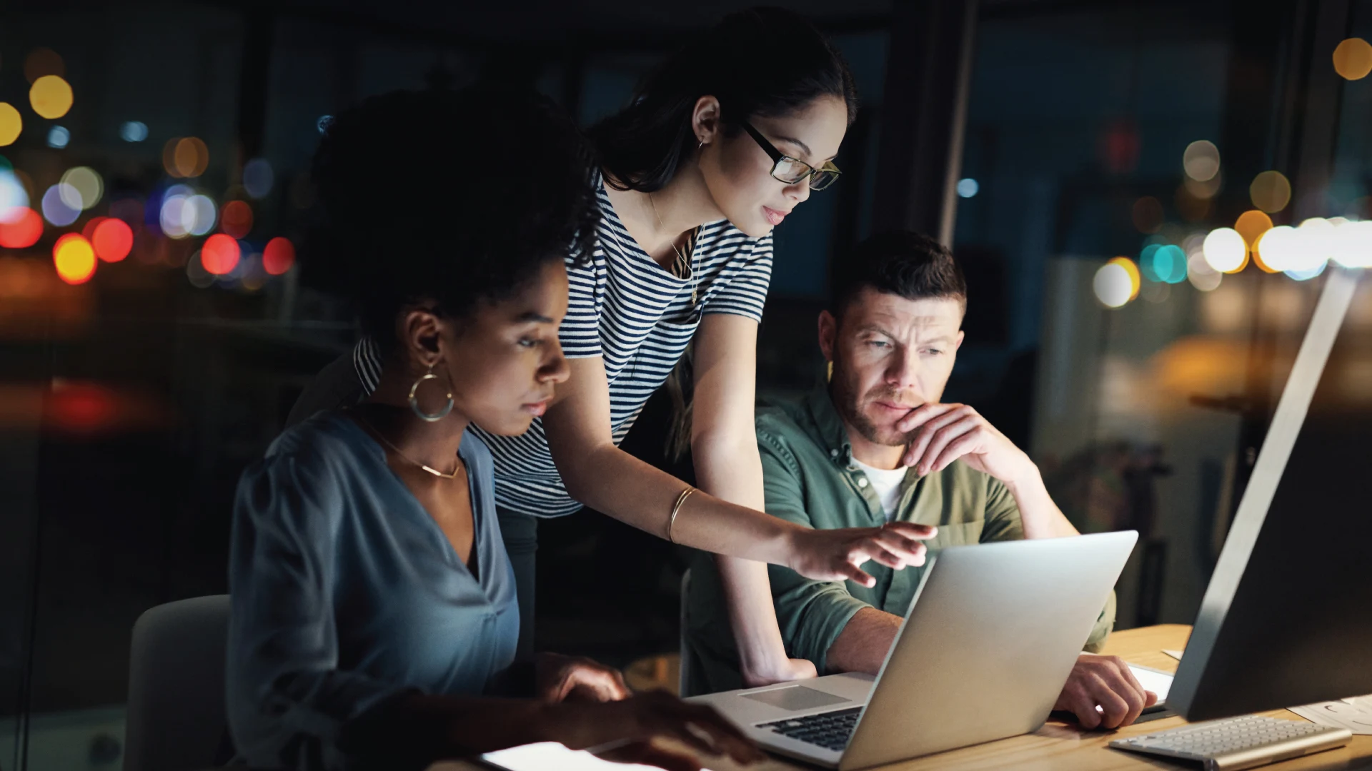 Managing Enterprise Services with Generative AI and Agentic AI