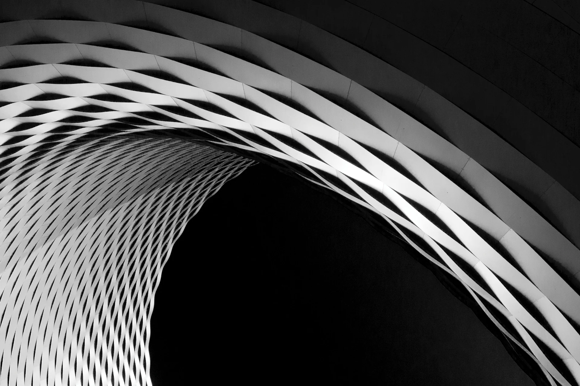 Black and white geometric curved lines for Oracle Industry Connect 2018