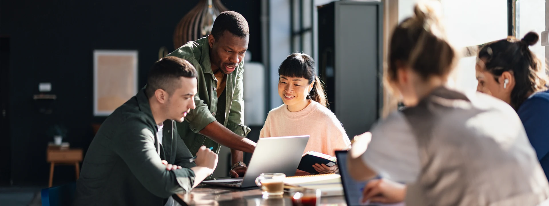 Workforce analytics solution for business performance insights