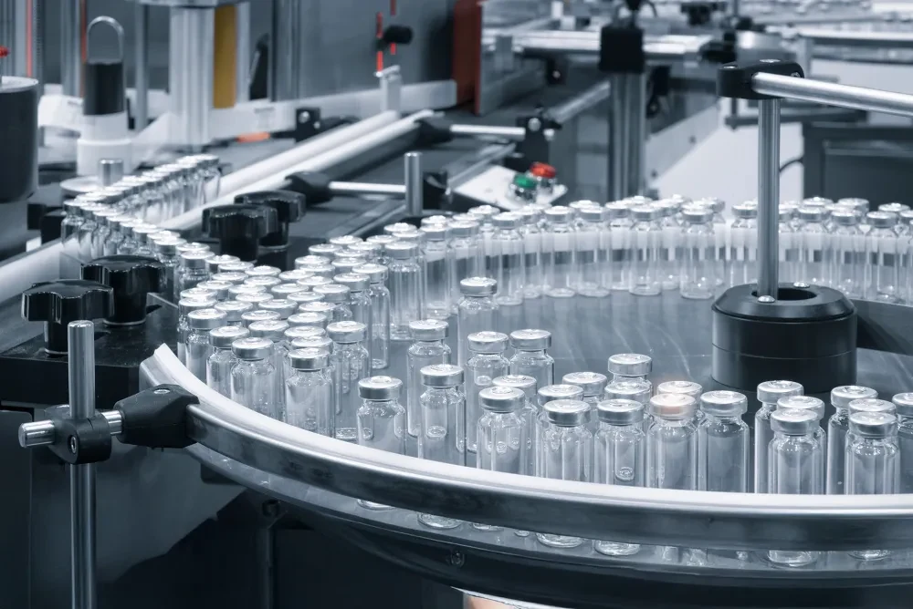 Pills, lab flasks, and molecular icons illustrating digital healthcare in pharma