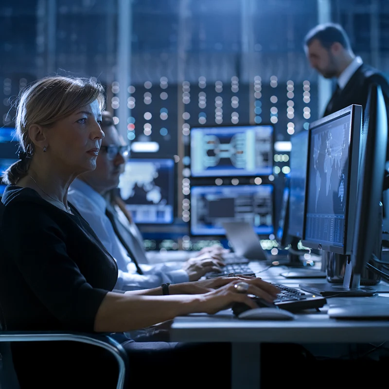 Cybersecurity ops center responding to real-time city security threats