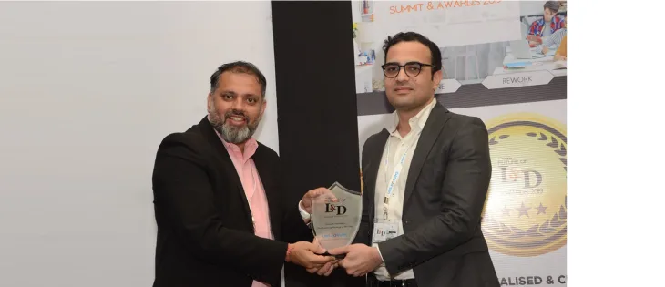 Zensar executives receiving Best Learning Strategy of the Year Award 2019
